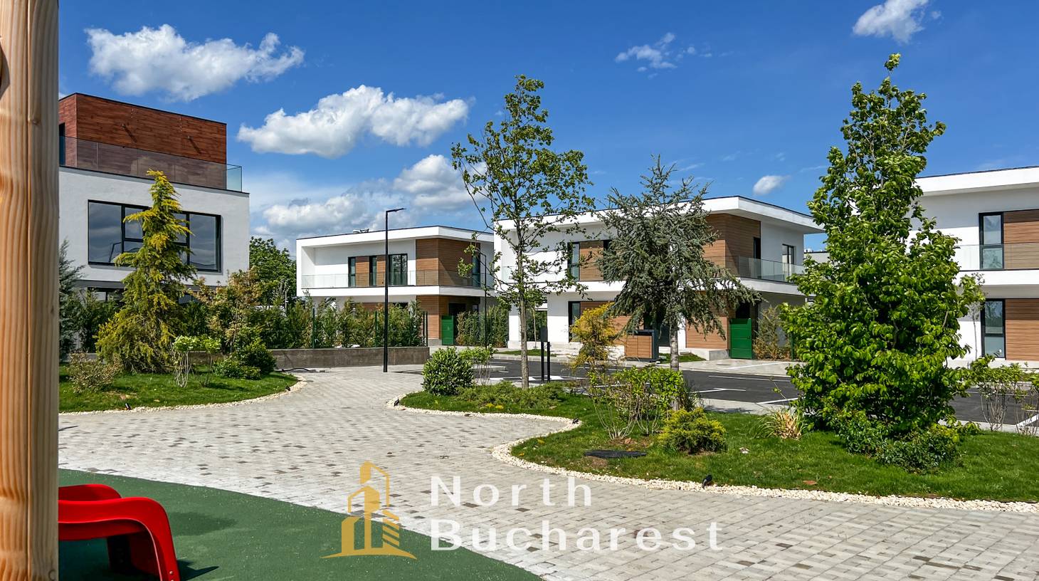 https://images.northbucharest.ro/-3Hl3gfr9uEc_VYDEhclwYdrOcp4W3BHhOSUM-Mq0Ds/watermark:0.75:so:0:30:0.39/resize:fill:1460:816:1/gravity:ce/bG9jYWw6Ly8vZXN0YXRlL2xyLzlmZTg5Mjg5LTBhN2ItNDMyMy04YTBhLWFjYTY3ZTE5MDVkOS5qcGVn