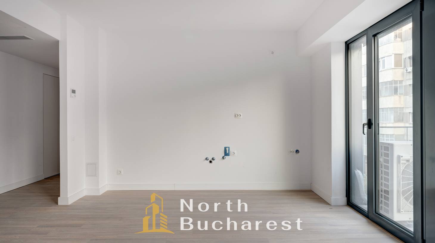 https://images.northbucharest.ro/0CKnxedFxpNfZfZQW_OGa3t4WVy_r7QUwIrk25JD70k/watermark:0.75:so:0:30:0.39/resize:fill:1460:816:1/gravity:ce/bG9jYWw6Ly8vZXN0YXRlL2xyLzA1OGUzZTY0LTMxYzMtNGJmMS1iNGU2LWFjMDM0NmI5OGZkMS5qcGVn