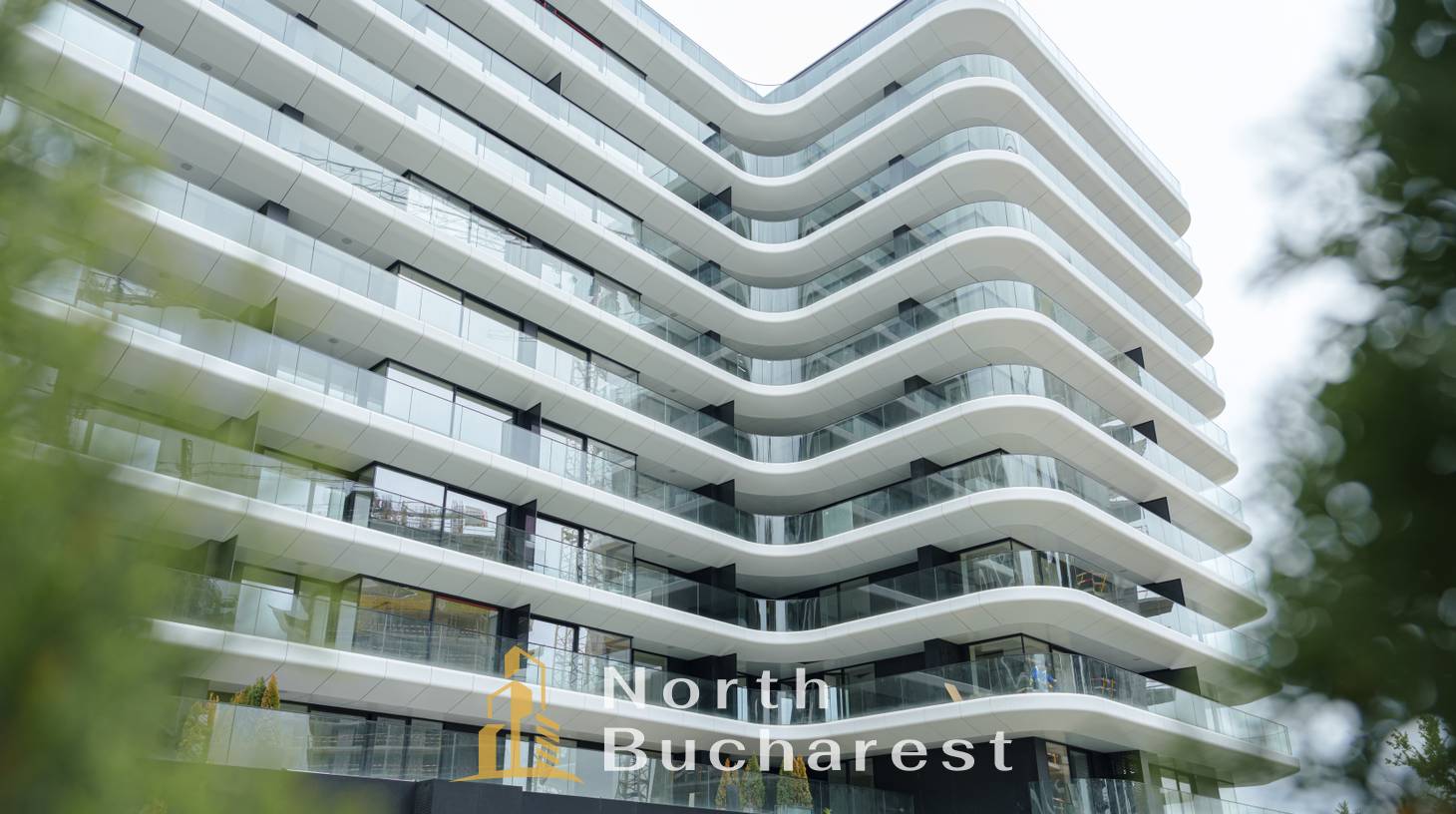 https://images.northbucharest.ro/0IbiW9RMa2kQtHdWCFLacyTSeDR4bEJmAXcO88ijgX0/watermark:0.75:so:0:30:0.39/resize:fill:1460:816:1/gravity:ce/bG9jYWw6Ly8vZXN0YXRlL2xyLzlhMmIwM2Y1LTgxMmQtNDA5OC1iMTU0LTVjYmRkYTMzMzBhNC5qcGVn