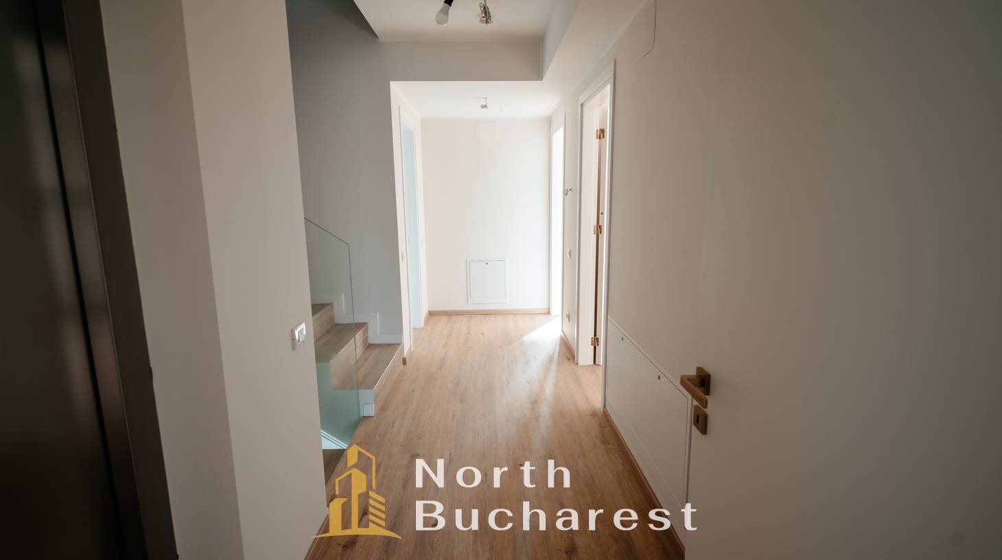 https://images.northbucharest.ro/0N9G0z8JIlrw__YhH_I_gn0SYpS6gY1de9Rf5GwkWxg/watermark:0.75:so:0:30:0.39/resize:fill:1460:816:1/gravity:ce/bG9jYWw6Ly8vZXN0YXRlL2xyL2RlYzRkNWNhLWZiODAtNDI1ZS04ZGE4LTQ0ZGFjZjFiYjA5My5qcGVn