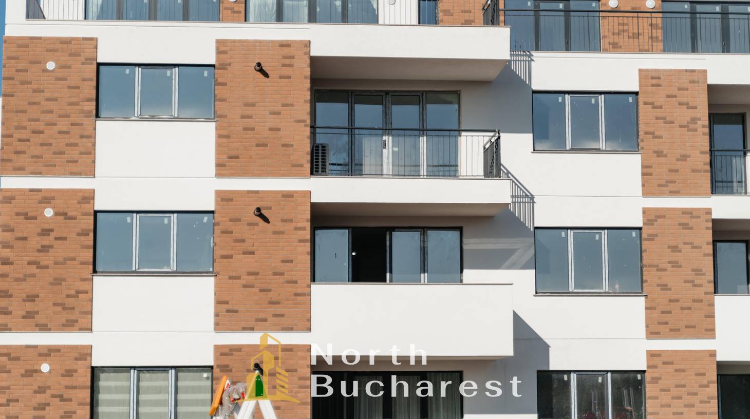 https://images.northbucharest.ro/0O_cDYJIpnyMXNHpHy1gG8Tw6p5m57q0CknvHYLTHv4/watermark:0.75:so:0:30:0.39/resize:fill:1460:816:1/gravity:ce/bG9jYWw6Ly8vZXN0YXRlL2xyL2NlMWI2MGEyLTAxNGYtNGU5Mi05OTI3LWRmNmJhZDlmZDZiNC5qcGVn