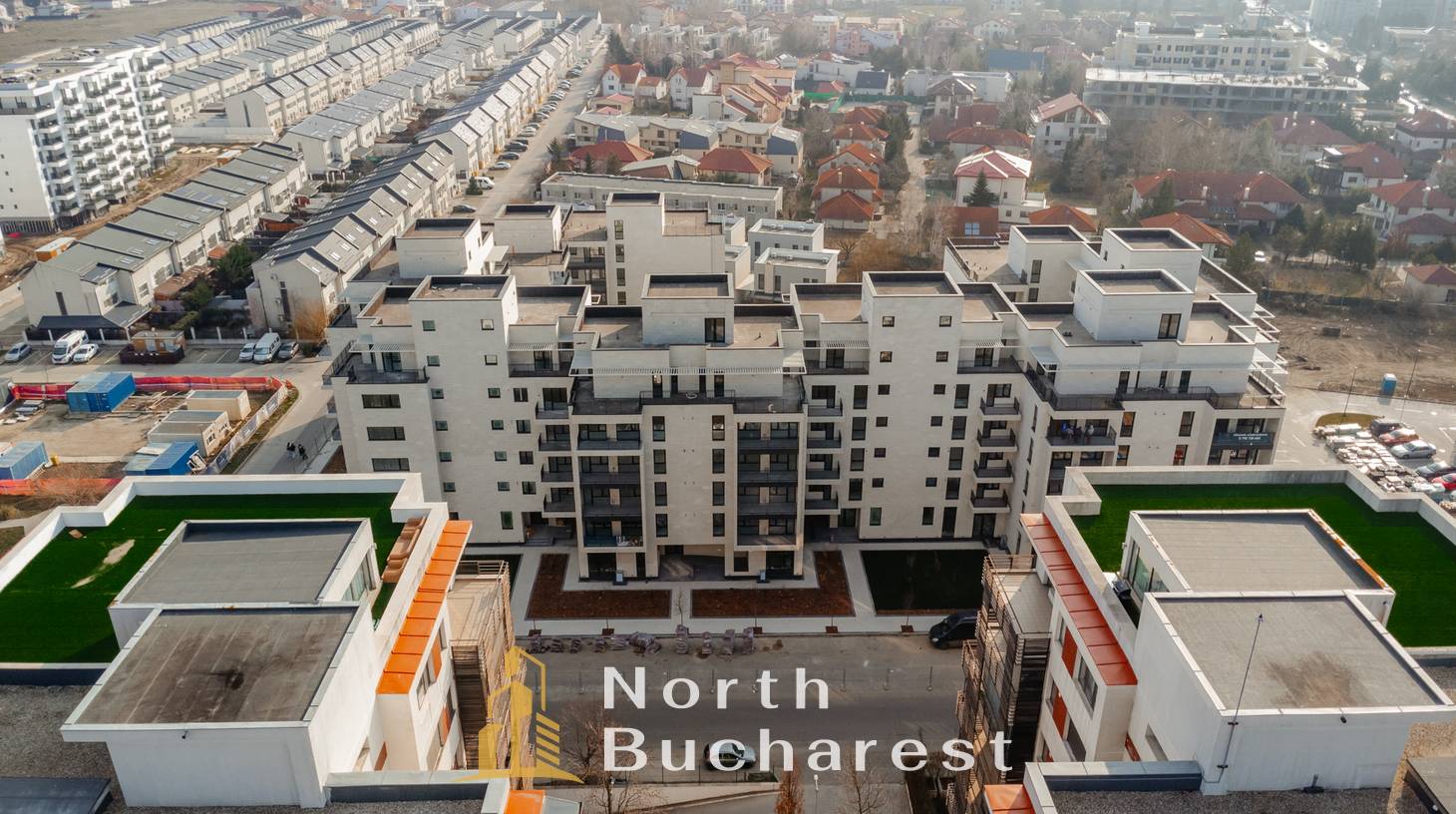 https://images.northbucharest.ro/0eFBwQTAqhDmCbWXiuHB0Te7L3cH_Z_Ay02N6BTZxco/watermark:0.75:so:0:30:0.39/resize:fill:1460:816:1/gravity:ce/bG9jYWw6Ly8vZXN0YXRlL2xyL2VmZTgyMjUyLTU3YWYtNDZkYi1hMzM4LTk4ZTljNjhlMjRmZi5qcGVn