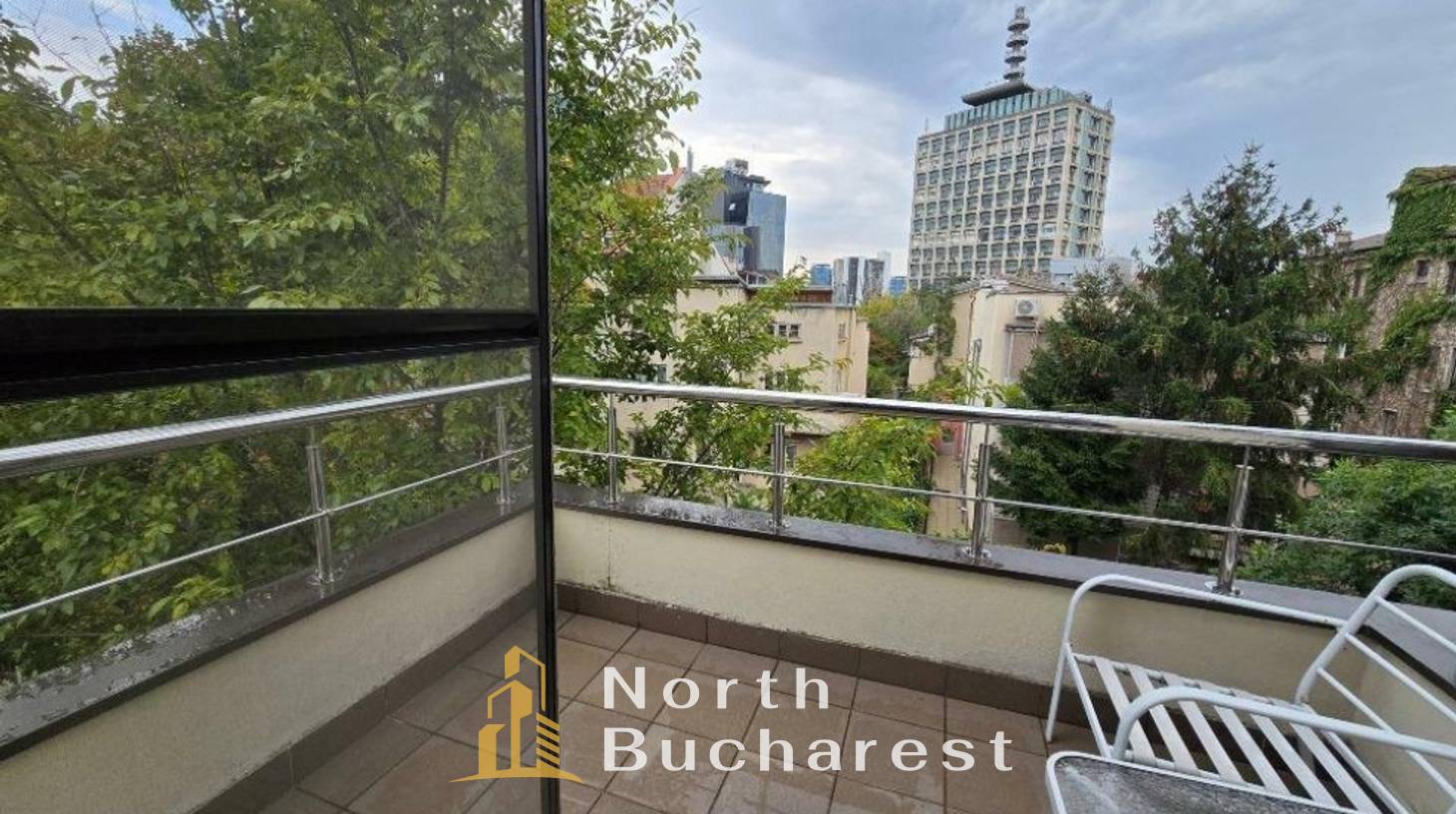 https://images.northbucharest.ro/0hJsWggV8jJS5Bc4oiVHGZXDKNUuNbIxX9a6SIYsOZk/watermark:0.75:so:0:30:0.39/resize:fill:1460:816:1/gravity:ce/bG9jYWw6Ly8vZXN0YXRlL2xyL2ZxOXZvancwbmJrZ3AwMC02MzBfMS5qcGc