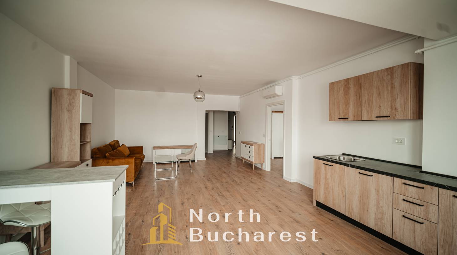 https://images.northbucharest.ro/18KxGdF513atm_E_2sx8Vj_b4VFBgyzzQIf5bnLlZ9g/watermark:0.75:so:0:30:0.39/resize:fill:1460:816:1/gravity:ce/bG9jYWw6Ly8vZXN0YXRlL2xyLzI3MjgxZDJlLTg5ZjItNDU3ZS05NmI0LTU3MWFjMTI2NzliMy5qcGVn