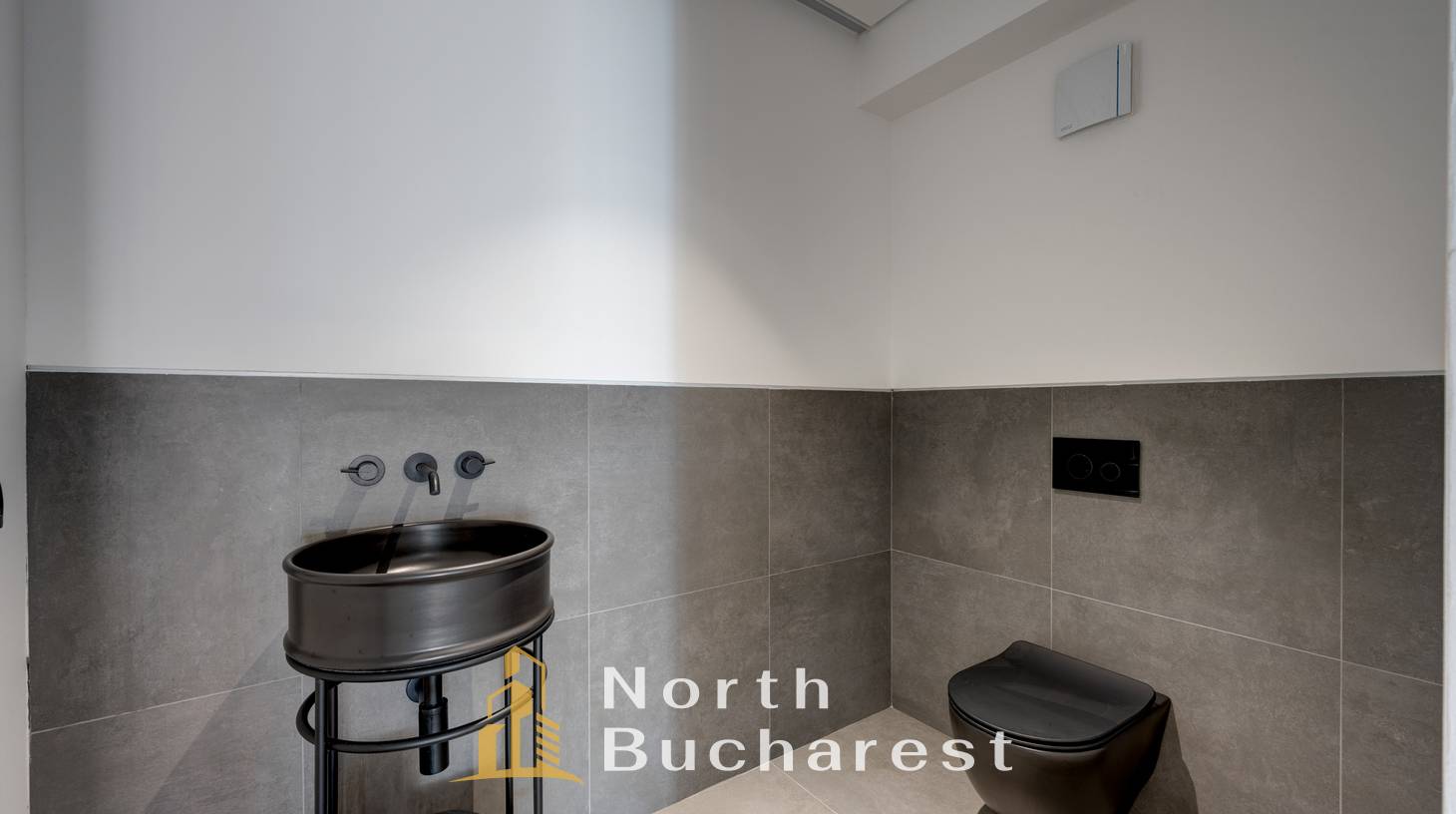 https://images.northbucharest.ro/1HNJo5kgfZII6JLThiivG-U52mJWxMB9JwBYaymRXWM/watermark:0.75:so:0:30:0.39/resize:fill:1460:816:1/gravity:ce/bG9jYWw6Ly8vZXN0YXRlL2xyLzJiZjZlZTU2LTlmYTktNGU3NS04MmYwLWE4ZTkxYWY1YjE4ZS5qcGVn