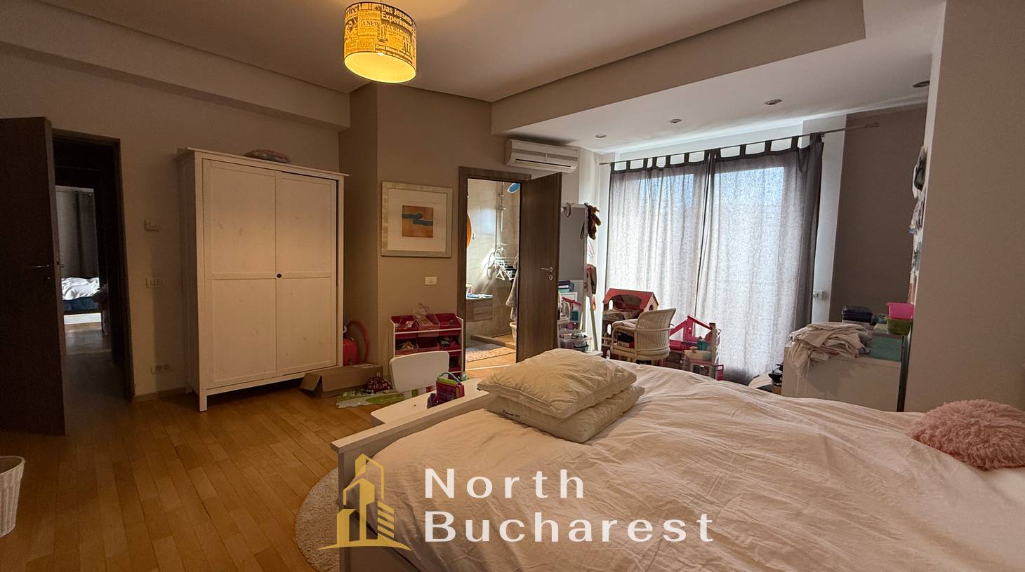 https://images.northbucharest.ro/1PCYpkkJ-zyd0nC-P0rA6l5mtQGJGjoNHdBdKkFGg5I/watermark:0.75:so:0:30:0.39/resize:fill:1460:816:1/gravity:ce/bG9jYWw6Ly8vZXN0YXRlL2xyLzM2NDA1ZWQyLTgwYTYtNGZhZC04ZmE5LTgxYmU4NjUzNTdkZS5qcGVn