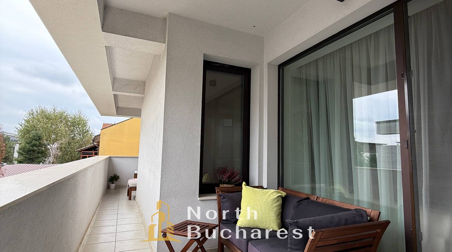 https://images.northbucharest.ro/1g1NjIhlLyRjuXzwBbVjV3RhVr_6l4GYQ2M-e4UCeGw/watermark:0.75:so:0:30:0.39/resize:fill:1460:816:1/gravity:ce/bG9jYWw6Ly8vZXN0YXRlL2xyLzNjODZkNTdmLTkzM2YtNGNkMC04NmU3LTM4NTFiNmE0ZGUwNS5qcGVn