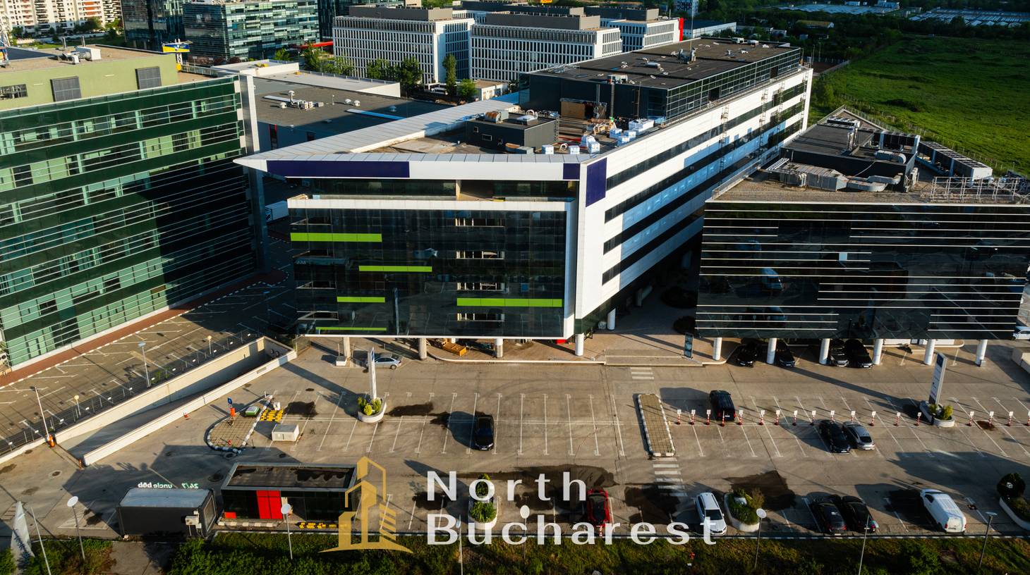 https://images.northbucharest.ro/2CrwD1QCEVjdUatW9rKHFI1Bgc3MkQh9uRHHFoZhfyQ/watermark:0.75:so:0:30:0.39/resize:fill:1460:816:1/gravity:ce/bG9jYWw6Ly8vZXN0YXRlL2xyLzUzODFhMGE4LTc0YWMtNDVkMi1hYjBhLTIyNWY1NzdjMjM5Yy5qcGVn