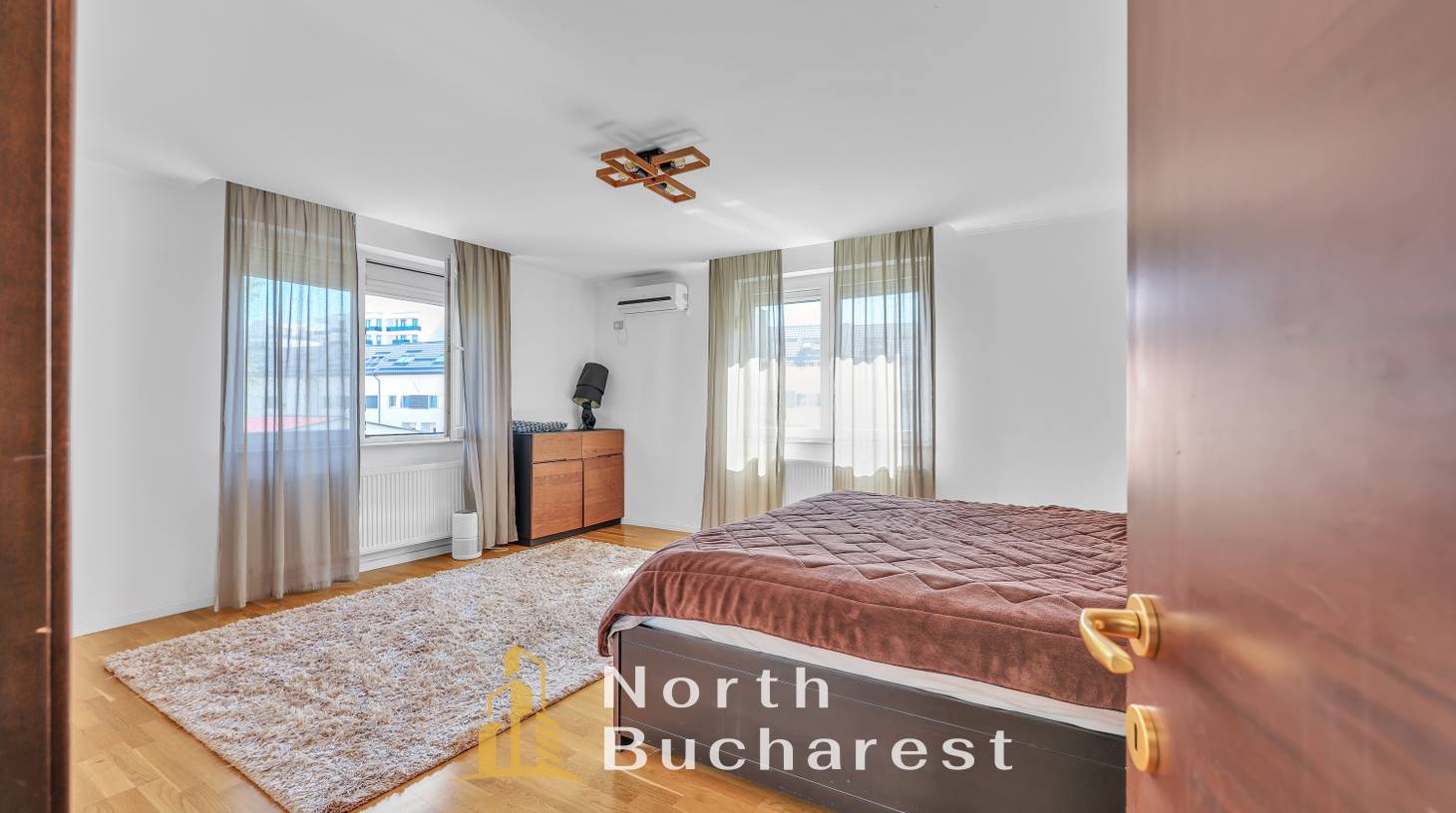 https://images.northbucharest.ro/34E3fXnsbva8N61I0wIr29oOMdoyhOe_GzLUOICxFoc/watermark:0.75:so:0:30:0.39/resize:fill:1460:816:1/gravity:ce/bG9jYWw6Ly8vZXN0YXRlL2xyL2RmMmE4NzFhLWZiYzMtNDQ0Yi1iNTNiLTBlNWExYjllYWJlMy5qcGVn