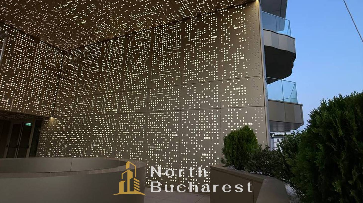 https://images.northbucharest.ro/3GbOhDVcmWUkv1jt43-r7CpmZZ7vlopsNH5beBvGzrQ/watermark:0.75:so:0:30:0.39/resize:fill:1460:816:1/gravity:ce/bG9jYWw6Ly8vZXN0YXRlL2xyLzQ4YTUzMTczLTBhY2YtNGE3Zi04MWFiLTA2YjllMzlkYmIxYi5qcGVn