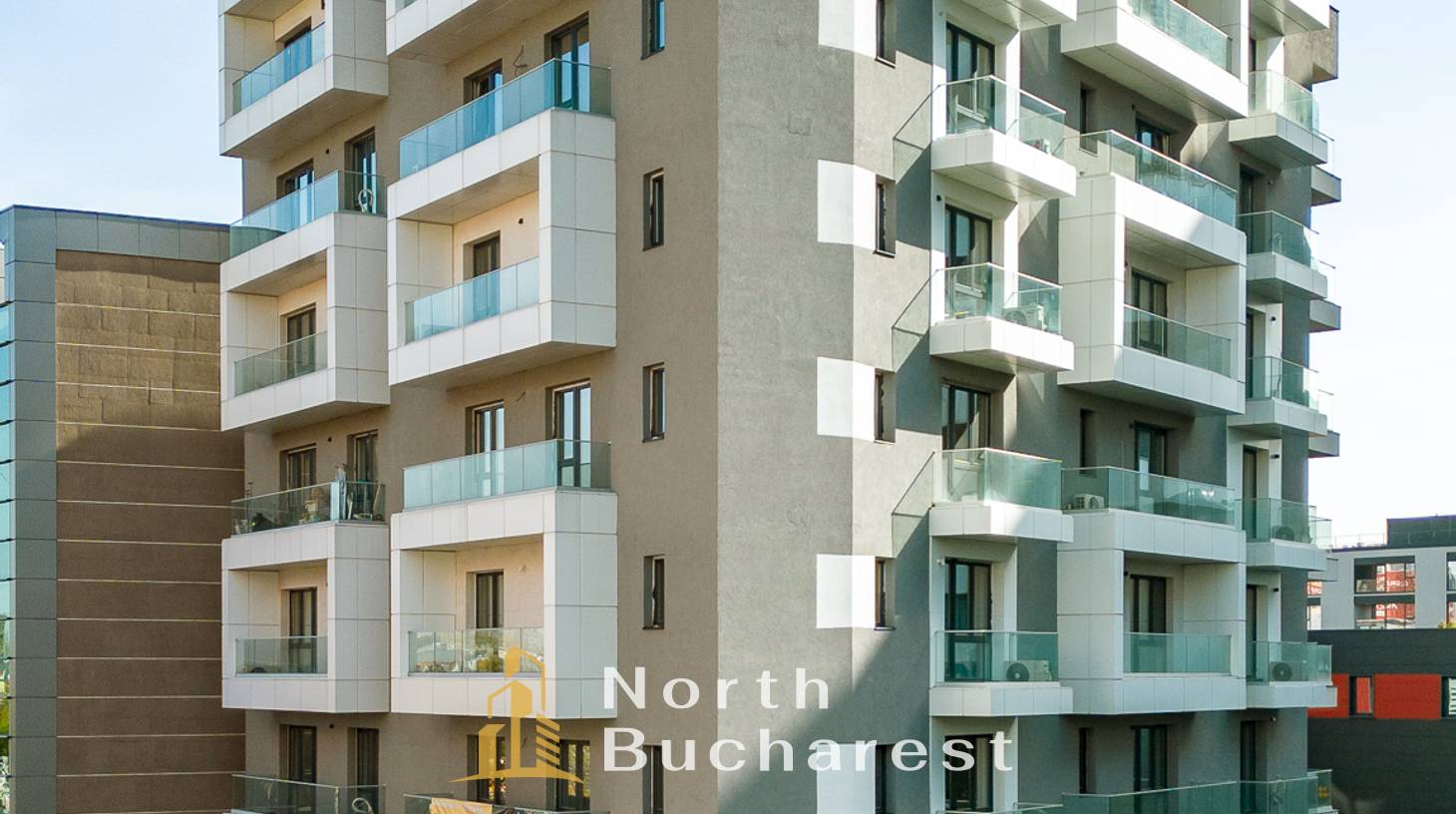 https://images.northbucharest.ro/3oPCDWac0U1WPvwX8DD9uVjDiTpq2FCqb5o28Km8L8E/watermark:0.75:so:0:30:0.39/resize:fill:1460:816:1/gravity:ce/bG9jYWw6Ly8vY29tcGxleC9zbGlkZXMvMTUtNDI2NTEyLmpwZw