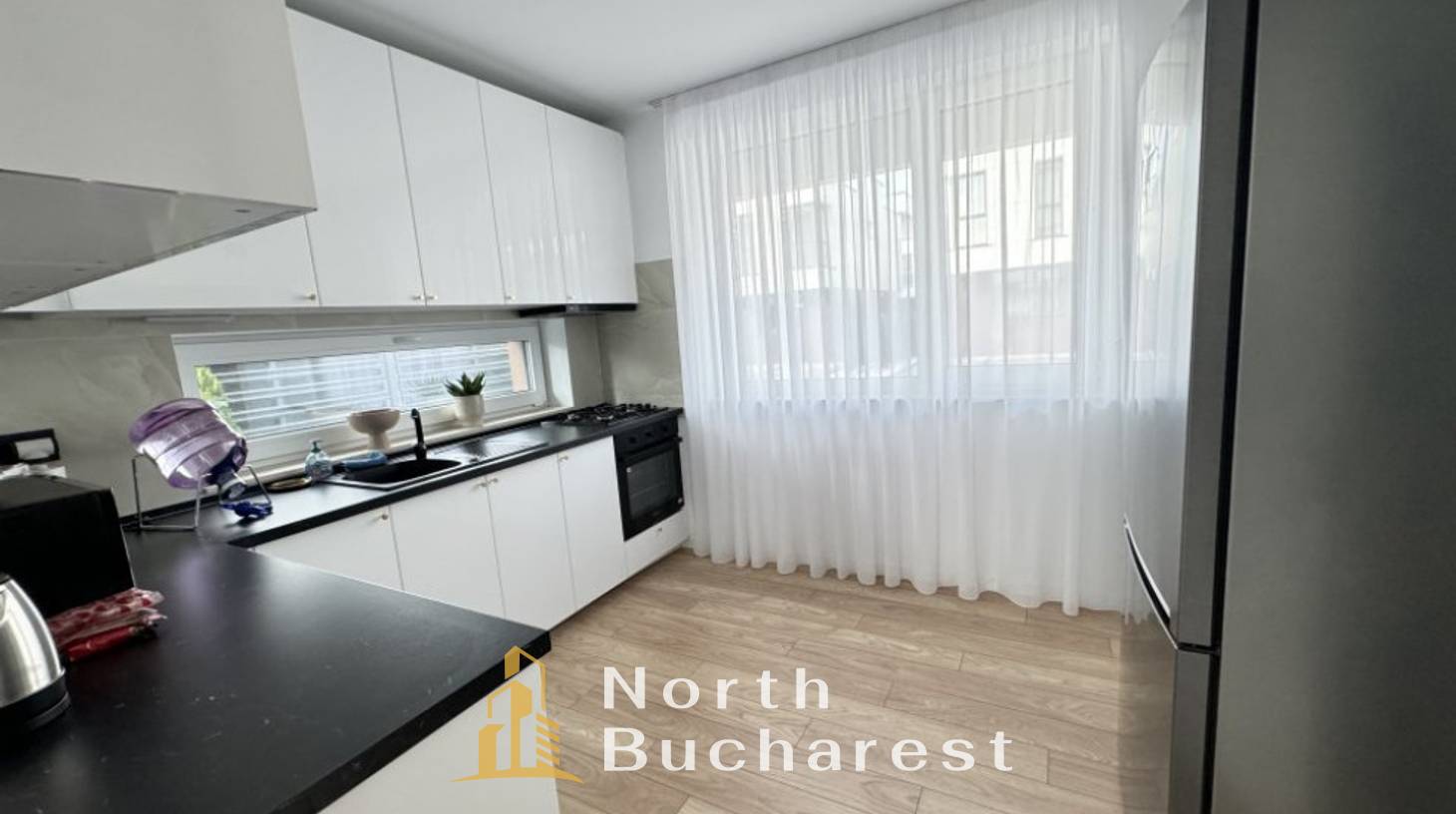 https://images.northbucharest.ro/3oo4QPEK0oVrPdZK4AEDm75r-YfK8rR7yLgg5OtaaUE/watermark:0.75:so:0:30:0.39/resize:fill:1460:816:1/gravity:ce/bG9jYWw6Ly8vZXN0YXRlL2xyL3Z6bzB5amRxYWNleWEybC00NzZfMy5qcGc