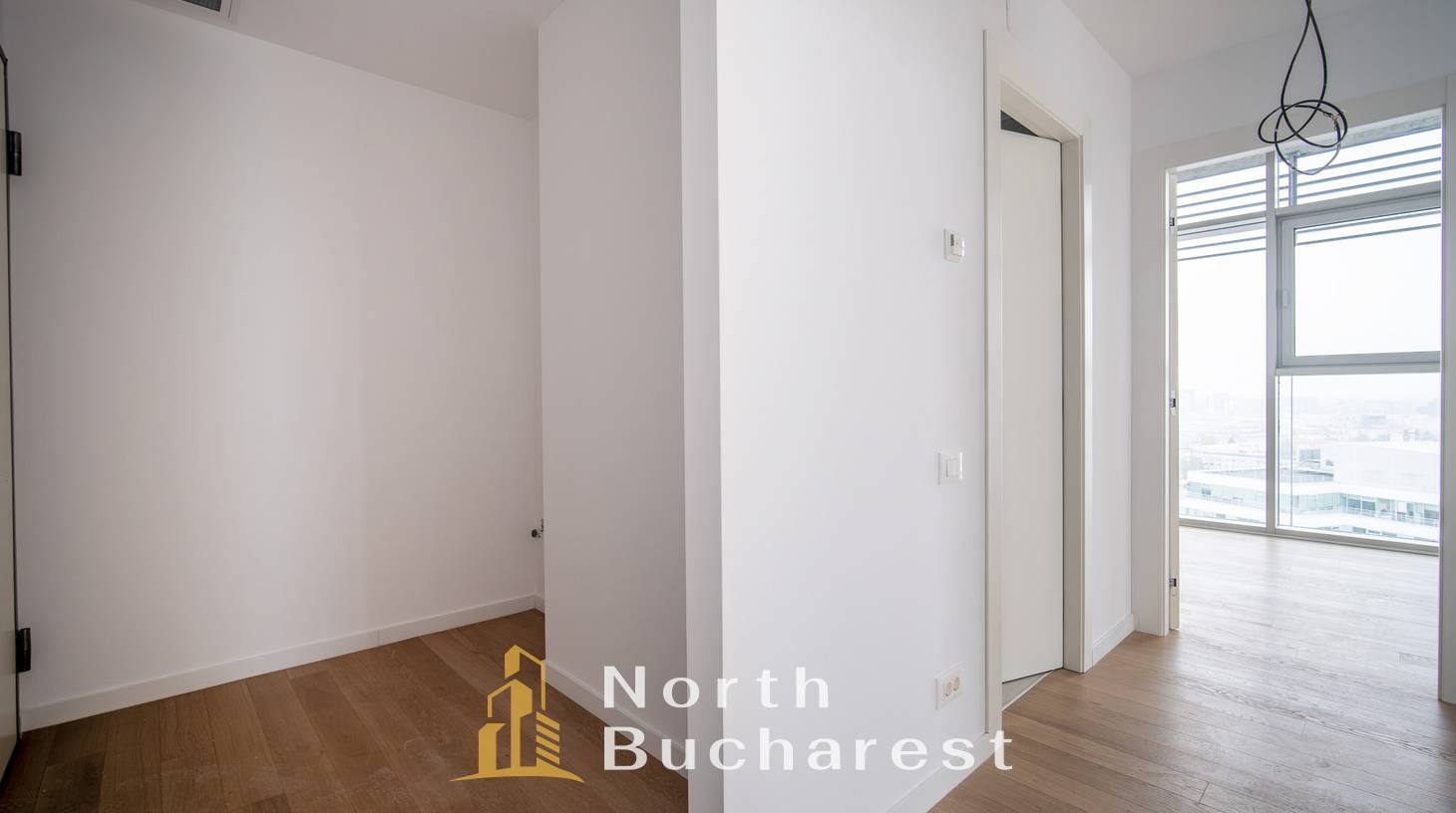 https://images.northbucharest.ro/4KYWwrDaW0CcyHJKXjmxKrdk9nmwv2ac3eY8i8gIloA/watermark:0.75:so:0:30:0.39/resize:fill:1460:816:1/gravity:ce/bG9jYWw6Ly8vZXN0YXRlL2xyLzk4M2ZhMWNjLTFkYTYtNDUzOS05OGQ5LTI2N2UxZjBiZmY1OS5qcGVn