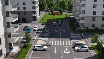 https://images.northbucharest.ro/4ZjMgfr-6LhDZFBmFKoS6UnZLcha8_82fZDMxkBCLZA/resize:fill:350:198:1/gravity:ce/bG9jYWw6Ly8vZXN0YXRlL2xyLzYwNzM3ZDY5LTc3NmMtNDBmMC05MmM4LWE2MzUwMDFmOGRkYS5qcGVn