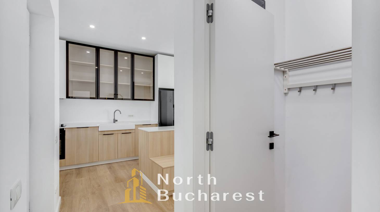 https://images.northbucharest.ro/4_9-6fsipnGSB8RvxcXzvGrvcsKKEnskGrmtrXaM4lA/watermark:0.75:so:0:30:0.39/resize:fill:1460:816:1/gravity:ce/bG9jYWw6Ly8vZXN0YXRlL2xyLzljMGUwODQ2LWNhYWUtNGE2OS04M2ViLTcyZWUyMjFkZmRkMC5qcGVn