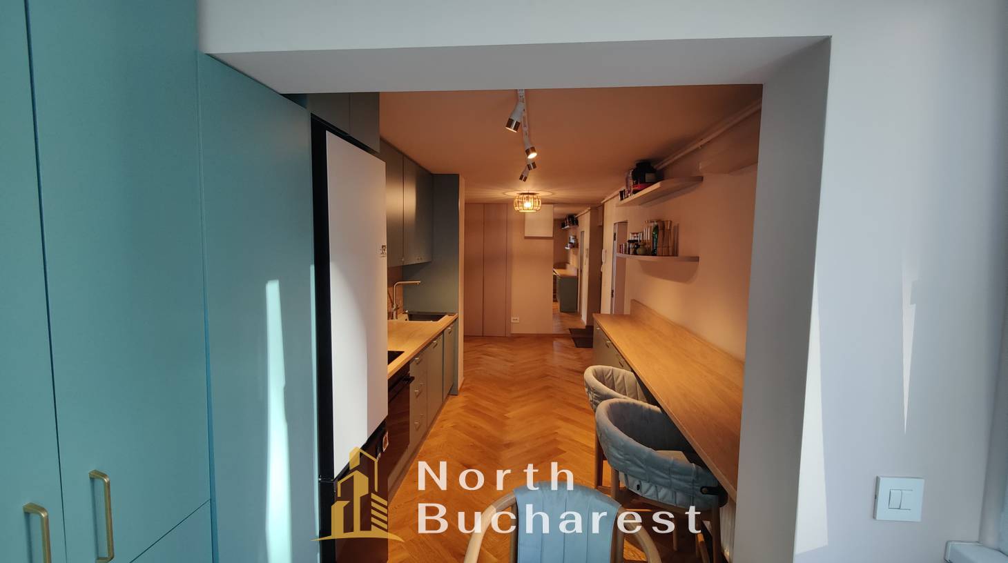 https://images.northbucharest.ro/4o6qiHp8pwh45TPScWgs8nC47ILVjw-r29PWBaX13uc/watermark:0.75:so:0:30:0.39/resize:fill:1460:816:1/gravity:ce/bG9jYWw6Ly8vZXN0YXRlL2xyLzFjNzg5ZGQ4LWVmM2EtNGJkZC05NmJjLTdkMzVjMTQ1ZmYzMS5qcGVn