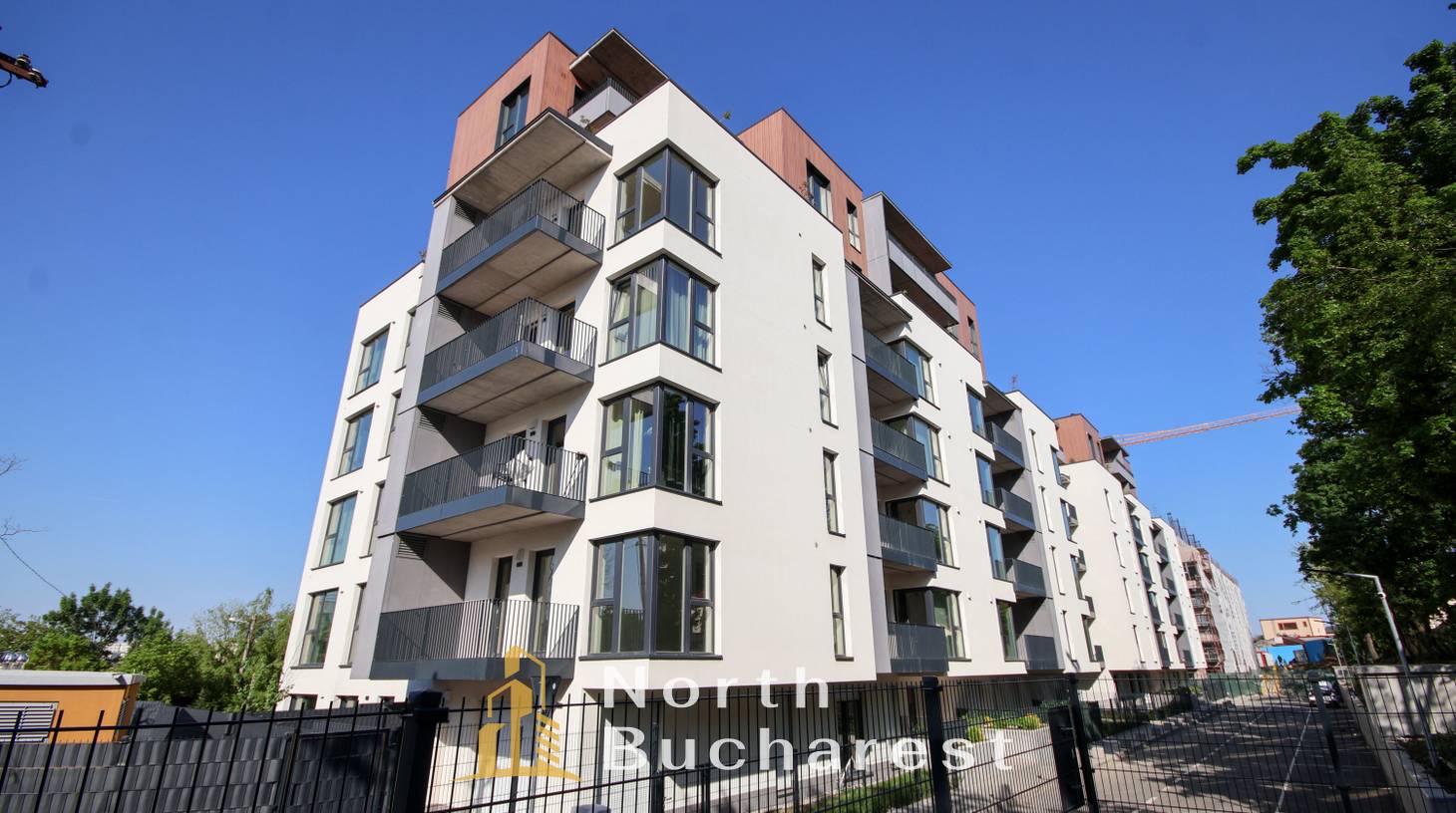 https://images.northbucharest.ro/4oNjJDHSpXo16VcT7l6WlPxPlMkeWxVsdFyfEpqKT1Q/watermark:0.75:so:0:30:0.39/resize:fill:1460:816:1/gravity:ce/bG9jYWw6Ly8vZXN0YXRlL2xyLzFlY2M2ODFkLWM3YWItNDE3Ni1hNGY1LTRjN2RlYmFlM2UyYS5qcGVn
