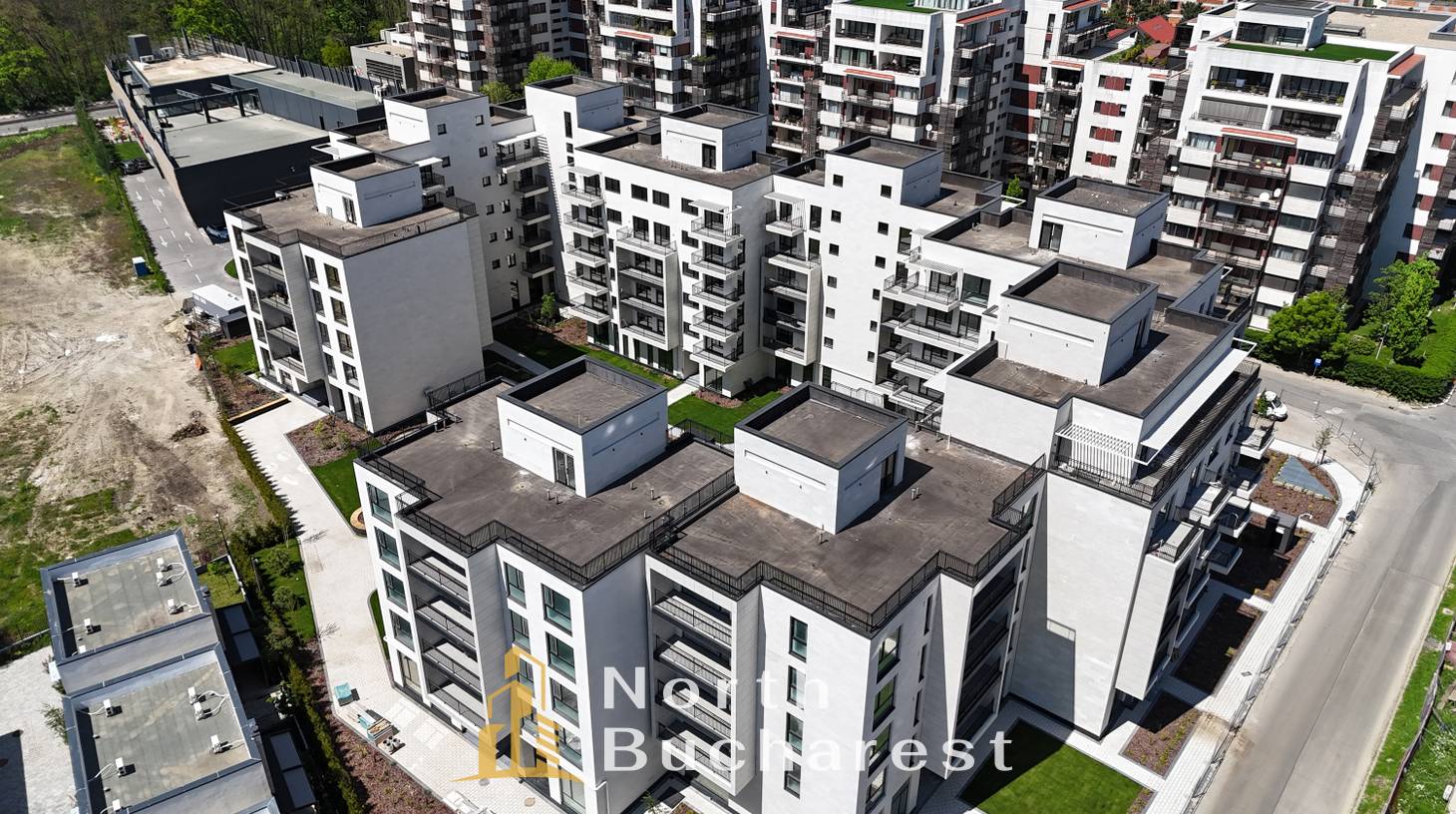https://images.northbucharest.ro/5SHKD0l7aHW8FevC0DOs_VX7_w9Ez-vtoZu-9YWaYuI/watermark:0.75:so:0:30:0.39/resize:fill:1460:816:1/gravity:ce/bG9jYWw6Ly8vZXN0YXRlL2xyLzllNzc2ZDA0LWIyMmMtNDIxNC1iOTY4LTY0MzZiYzNjMThjOC5qcGVn