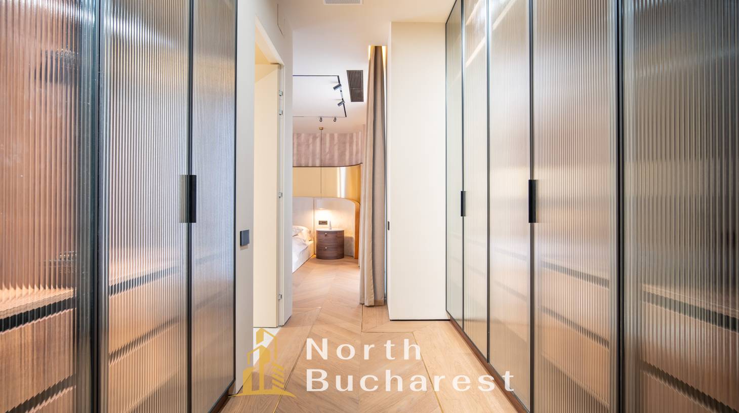 https://images.northbucharest.ro/5n0VUeAMQn9j-baikOGOUk8AWm9gTy-uhAWcdxFUPhE/watermark:0.75:so:0:30:0.39/resize:fill:1460:816:1/gravity:ce/bG9jYWw6Ly8vZXN0YXRlL2xyLzg3ZGEyMmU1LTcwNjctNDUzNC1iNDg3LThmNjJjOTM5YjAxZS5qcGVn