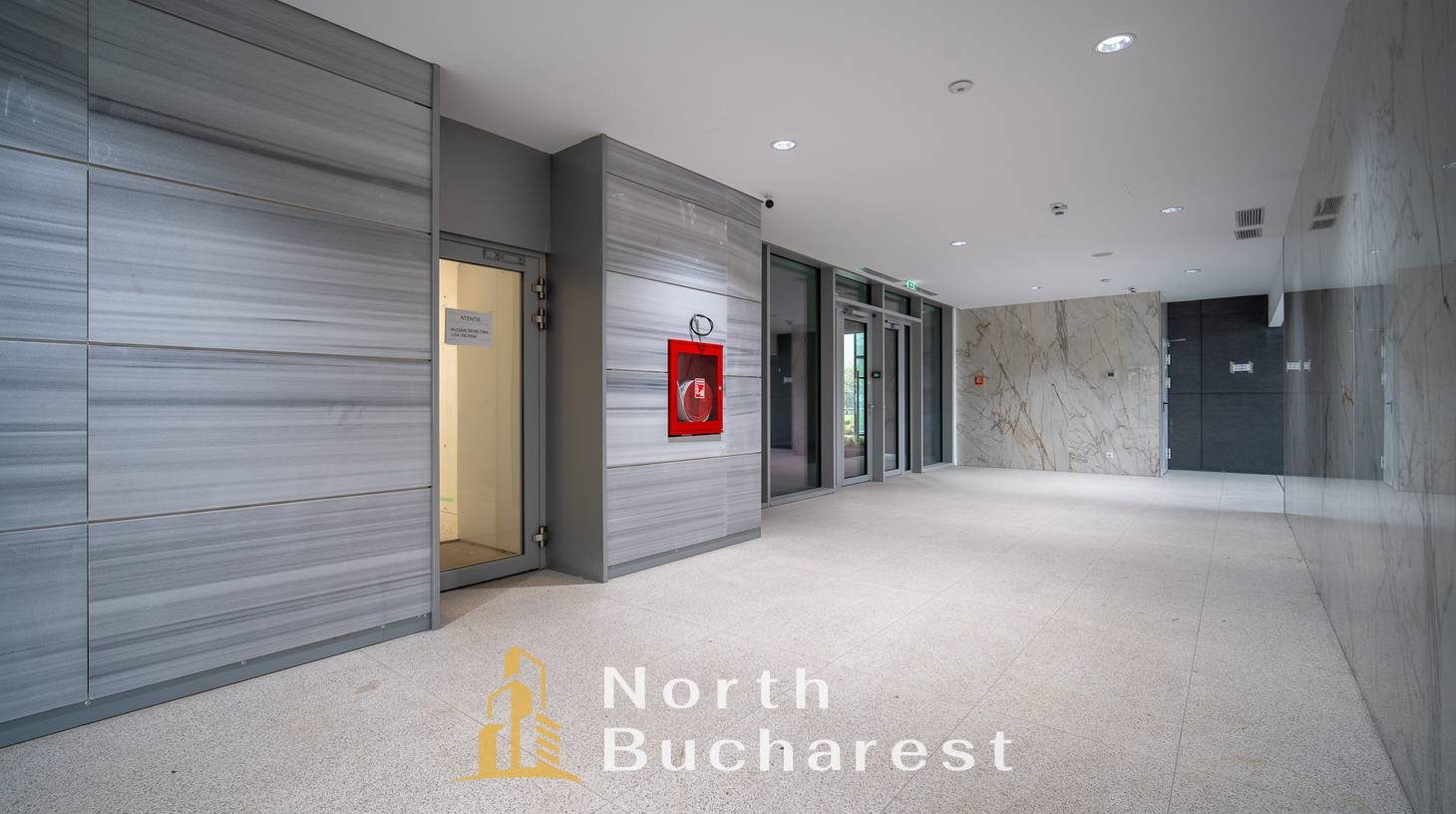 https://images.northbucharest.ro/5tmMgnilE0H8wbavi9-1wtAFzVBA9zpHoMDD7YwNAUw/watermark:0.75:so:0:30:0.39/resize:fill:1460:816:1/gravity:ce/bG9jYWw6Ly8vZXN0YXRlL2xyLzQzMWIzODlkLTAzYzctNDc2Ny1iNDZhLTA5ODMzMzM0YWUxYy5qcGVn