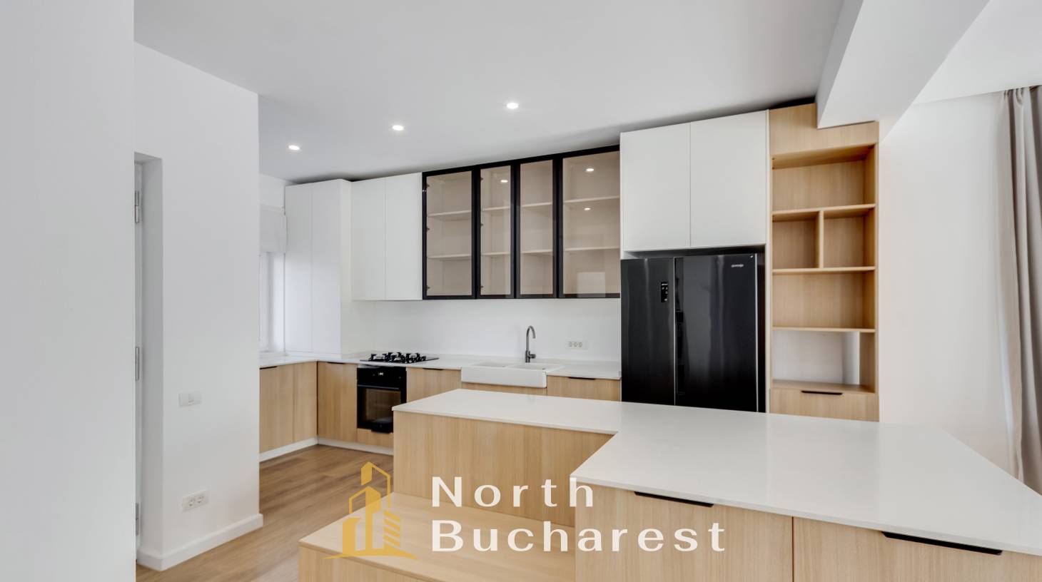 https://images.northbucharest.ro/6bVsZ38x_qDTT1IomXhRZTFpq8LHd9N7CxZ94waWMkQ/watermark:0.75:so:0:30:0.39/resize:fill:1460:816:1/gravity:ce/bG9jYWw6Ly8vZXN0YXRlL2xyLzFlNmFmNGRiLThkMDMtNGM4YS04YTA2LWFjNmYxYjhjZTYxNy5qcGVn