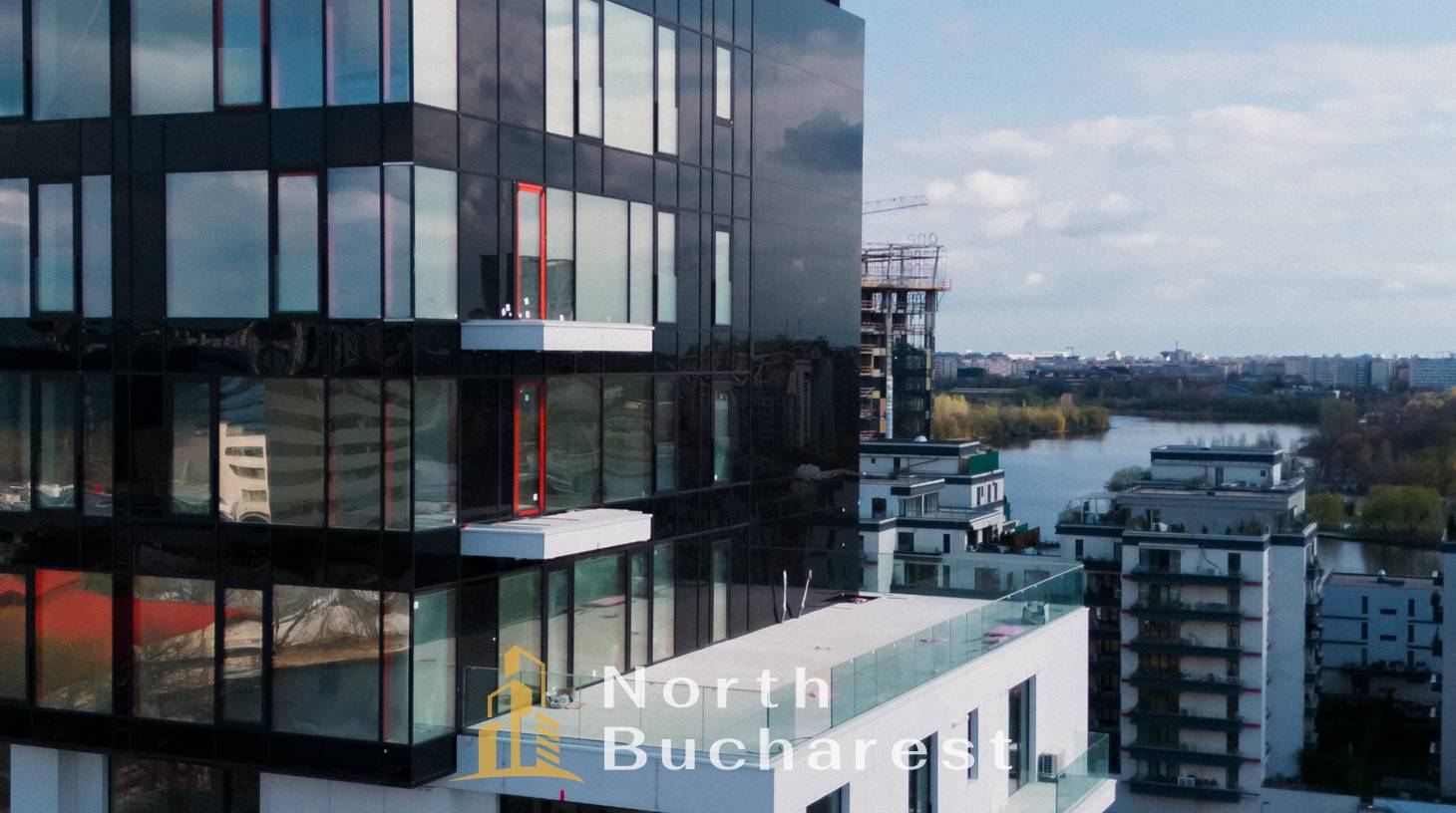 https://images.northbucharest.ro/6gH6aFAJwXwnCiZQDSRwtZg7S3TVCF8mm7idGz_Pe8Q/watermark:0.75:so:0:30:0.39/resize:fill:1460:816:1/gravity:ce/bG9jYWw6Ly8vZXN0YXRlL2xyLzczMjQ3MjdiLTg3Y2YtNDhmNy05MzM2LTZiYzZhNDA1ODVhYS5qcGVn
