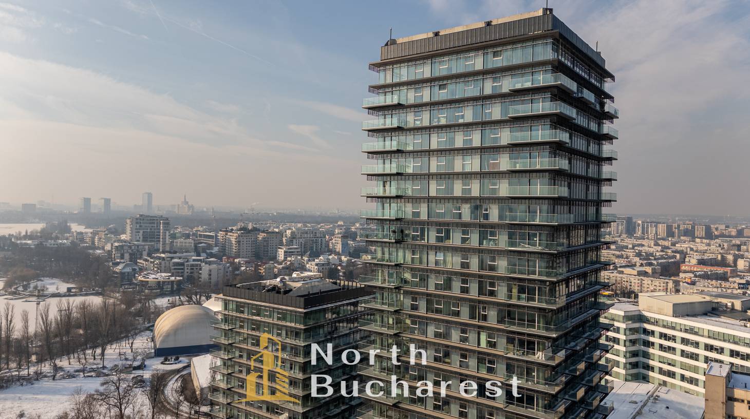 https://images.northbucharest.ro/6pQh149YmHOVcjTgxxnbBs-ElhQ3DsYqbwXKeaZBroI/watermark:0.75:so:0:30:0.39/resize:fill:1460:816:1/gravity:ce/bG9jYWw6Ly8vZXN0YXRlL2xyLzMxNjQ0NjQ1LTQ5NWUtNDVhZC04NWY0LWVhMGRlMDdiODgwNC5qcGVn