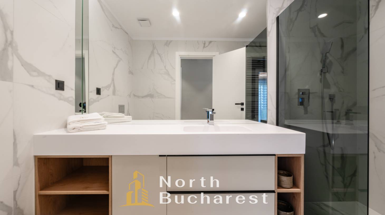 https://images.northbucharest.ro/6pVdF2eO-TwLy1GQ_iNFi5JBoGILBIgw0UBAFh0rNfA/watermark:0.75:so:0:30:0.39/resize:fill:1460:816:1/gravity:ce/bG9jYWw6Ly8vZXN0YXRlL2xyLzBmMWU5ZDE2LWQwMGMtNGQ3NS1hOTkxLWRiNmE5MmM3MDkyYy5qcGVn