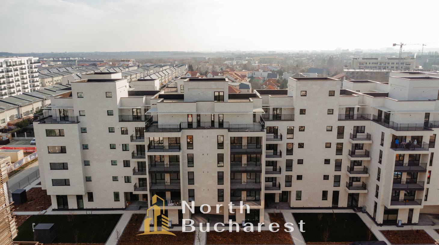 https://images.northbucharest.ro/75uvly27wT2O8mP7AcIunMQBX2PvY6fAqWTXjCI9cS4/watermark:0.75:so:0:30:0.39/resize:fill:1460:816:1/gravity:ce/bG9jYWw6Ly8vZXN0YXRlL2xyLzk4NWM1ZmJiLTU4ODQtNDg2Ni04YzZlLWVjMjc0ZTc4NGFhNC5qcGVn