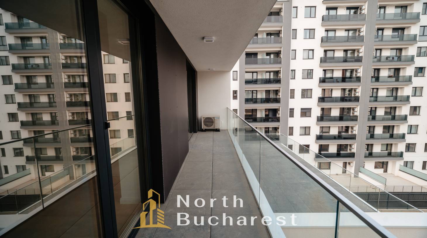 https://images.northbucharest.ro/7ABGV5_YyXv-Ted_dC6m1yeezasGZ5CqBvuzY-RjHSQ/watermark:0.75:so:0:30:0.39/resize:fill:1460:816:1/gravity:ce/bG9jYWw6Ly8vZXN0YXRlL2xyL2ZjMWUwODFlLWE4M2MtNDlmOC05OTJiLTdkOTFlMmI1MjExMC5qcGVn