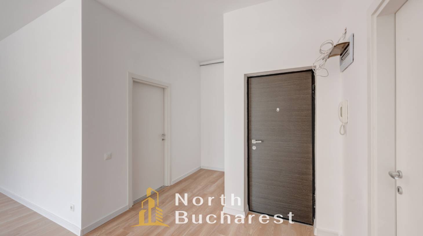 https://images.northbucharest.ro/83NGJ9CiQZUILBQV0QQho_sOiUt63eicC4cwOi1v-cQ/watermark:0.75:so:0:30:0.39/resize:fill:1460:816:1/gravity:ce/bG9jYWw6Ly8vZXN0YXRlL2xyL2R0MW85NmxvbG4yNW92Yy0yMzZfNy5qcGc