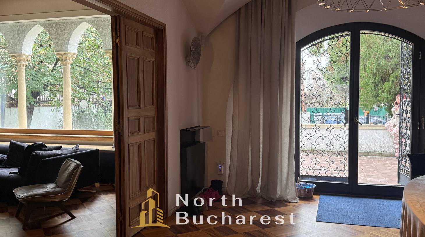 https://images.northbucharest.ro/8VofELmOWMeAbyOpXZjVwNTXV8YpwJDhXB6TKKXglkU/watermark:0.75:so:0:30:0.39/resize:fill:1460:816:1/gravity:ce/bG9jYWw6Ly8vZXN0YXRlL2xyL2M5NmJmMTczLTY4MzktNGI3NS1hMDI0LTY3ZTdiMmU5ODUwYS5qcGVn