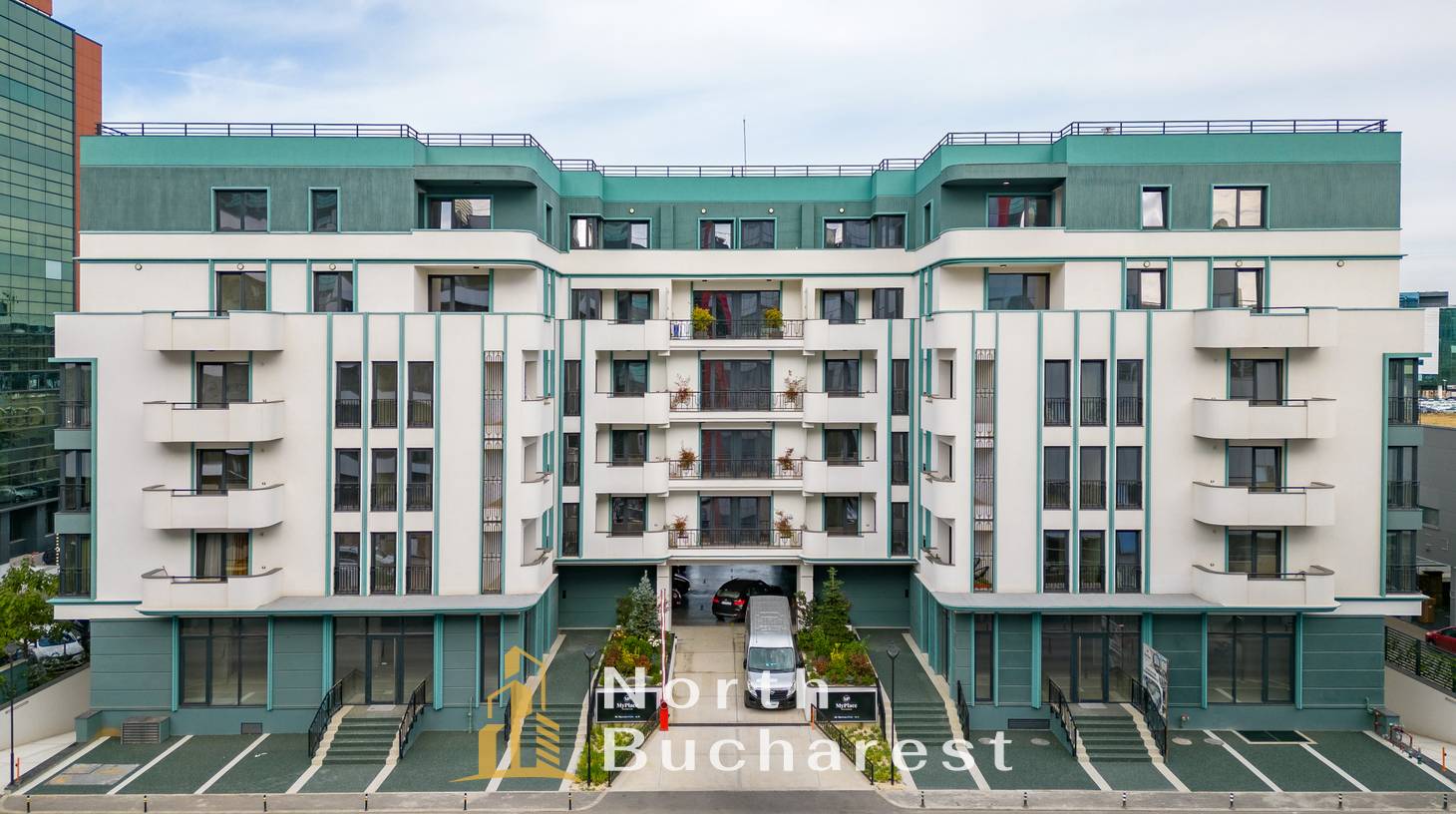https://images.northbucharest.ro/8XXoAxaSzJ8uNqXOGEQHi_M9xbdJLMeQNviZhODlabo/watermark:0.75:so:0:30:0.39/resize:fill:1460:816:1/gravity:ce/bG9jYWw6Ly8vZXN0YXRlL2xyL2RkY2YxNjJjLTFkYmEtNDIzMS1iOWJhLWIzZjg0NDJlMGZhMi5qcGVn