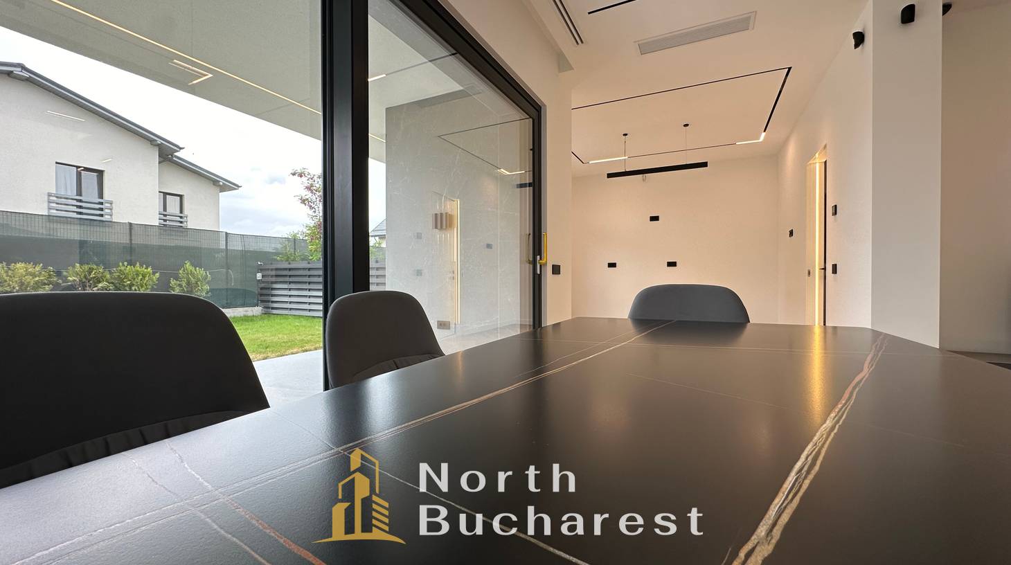 https://images.northbucharest.ro/8q5Ajuc802iyhny4vNNkRhPcOVn2FLsIi7z-rKxB00Q/watermark:0.75:so:0:30:0.39/resize:fill:1460:816:1/gravity:ce/bG9jYWw6Ly8vZXN0YXRlL2xyLzI4YjlmOTIxLWVkYjYtNDY4Yi04NjgzLWNhMmUyODE1YzFhNS5qcGVn