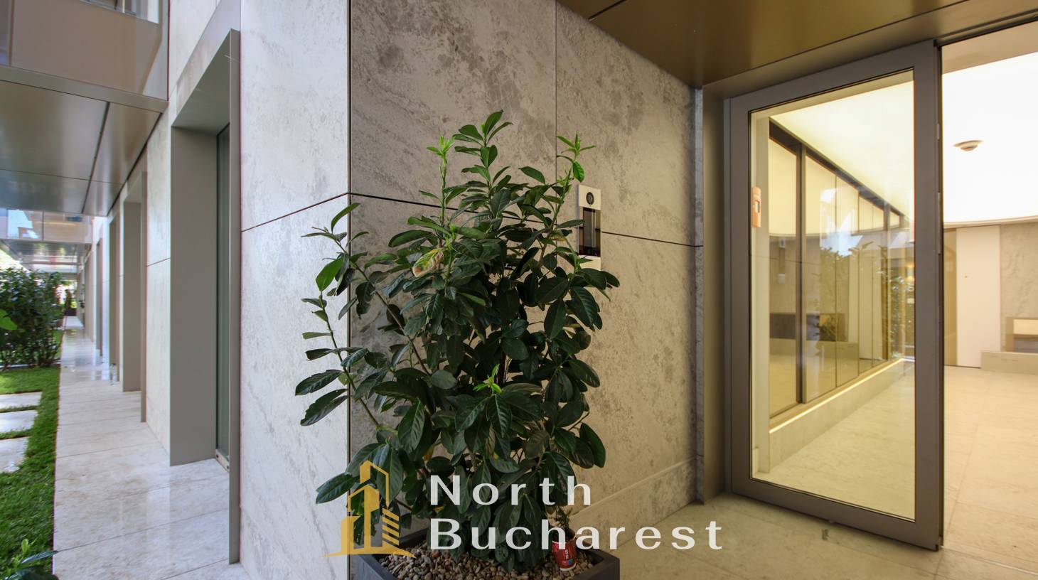 https://images.northbucharest.ro/9EWRrRNRI_SYPrK9f9hC0htlgM4s8DnHpDTPWctdezs/watermark:0.75:so:0:30:0.39/resize:fill:1460:816:1/gravity:ce/bG9jYWw6Ly8vZXN0YXRlL2xyL2NhOGEzZmM1LWI3ZTMtNDZkZS05MjMwLTIzMTJiNDJhNWRjOC5qcGVn
