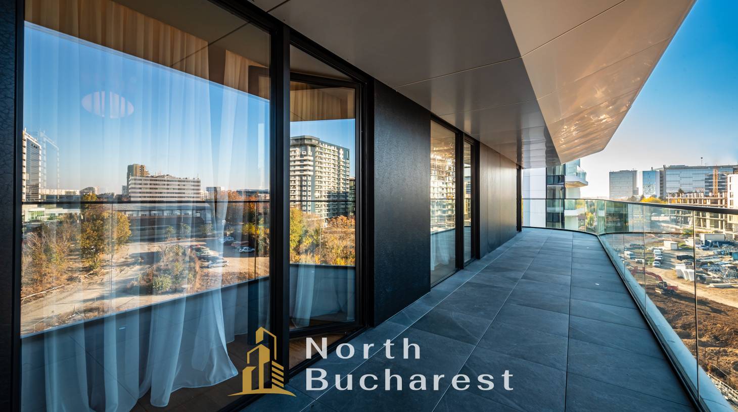 https://images.northbucharest.ro/9LyZhrHfHKmKkgW0vExwWGgR2Qz-xKIKK19UAl9PXl8/watermark:0.75:so:0:30:0.39/resize:fill:1460:816:1/gravity:ce/bG9jYWw6Ly8vZXN0YXRlL2xyL2QwMzEzZGMyLWZiYWMtNDFiOS04MzQ0LWI4MjY5OGViMTliMS5qcGVn