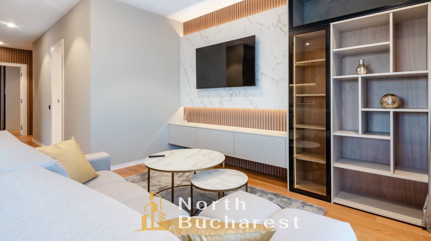 https://images.northbucharest.ro/9OspLPDVzwRbRnaKDQFshm2mdOrZmPmWm33m3bU0uBA/watermark:0.75:so:0:30:0.39/resize:fill:1460:816:1/gravity:ce/bG9jYWw6Ly8vZXN0YXRlL2xyLzgzYzVjMDA5LTYwNzAtNGFiYS1iMDljLTRhNTE4YTU3OTQyYS5qcGVn