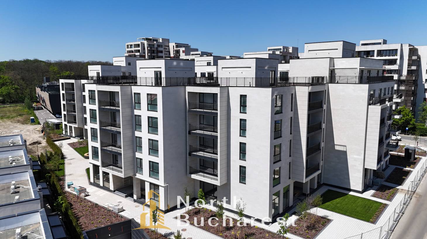 https://images.northbucharest.ro/AVGJYyM97aYDB8CISgxTt2oeIISuwWFbAtG1C1CujgQ/watermark:0.75:so:0:30:0.39/resize:fill:1460:816:1/gravity:ce/bG9jYWw6Ly8vZXN0YXRlL2xyL2EyMmI4YWExLWViYmYtNDliMS1hYzY3LWYxMTllMDdjNzM2Zi5qcGVn
