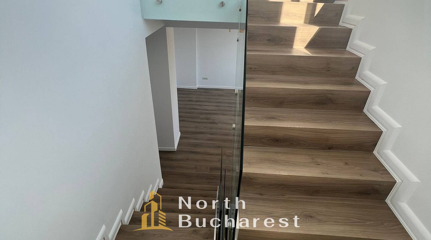 https://images.northbucharest.ro/BRI8ohXsGVPqAw1ZiSnbB594CQXTxiUC1gO9_LmGW_Q/watermark:0.75:so:0:30:0.39/resize:fill:1460:816:1/gravity:ce/bG9jYWw6Ly8vZXN0YXRlL2xyLzVkZDcwYTA0LTk2ZWUtNDIxMC1iZWMzLTdhMDMzOWZkODFhZS5qcGVn