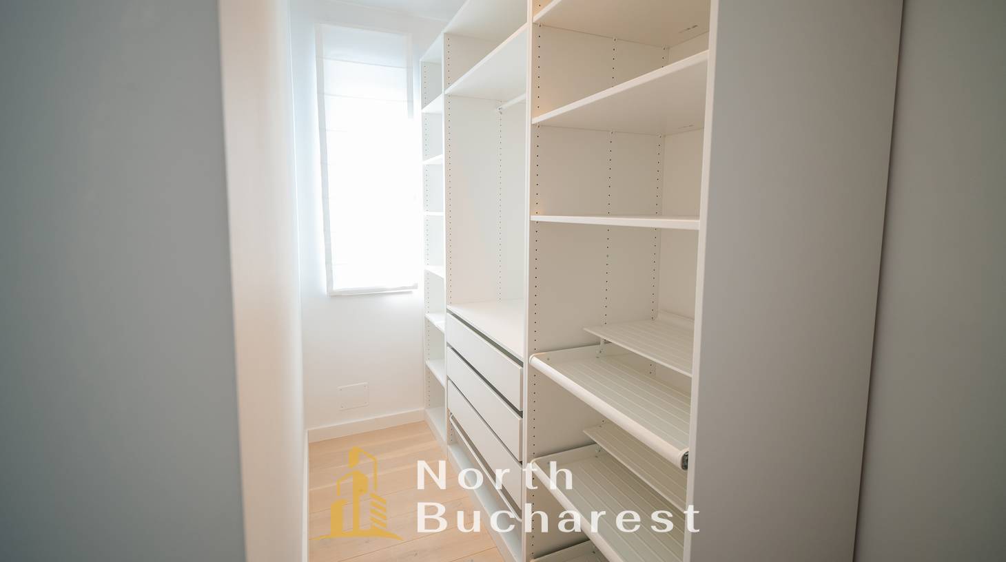https://images.northbucharest.ro/Ba8O-IKuIPWLwqF5qvAKfotuswGENTVzsutTo31mb6g/watermark:0.75:so:0:30:0.39/resize:fill:1460:816:1/gravity:ce/bG9jYWw6Ly8vZXN0YXRlL2xyL2M2N2Y0MDEwLTlhOTQtNGZlYS05NGU1LTgxODliMWY1OTAxYi5qcGVn