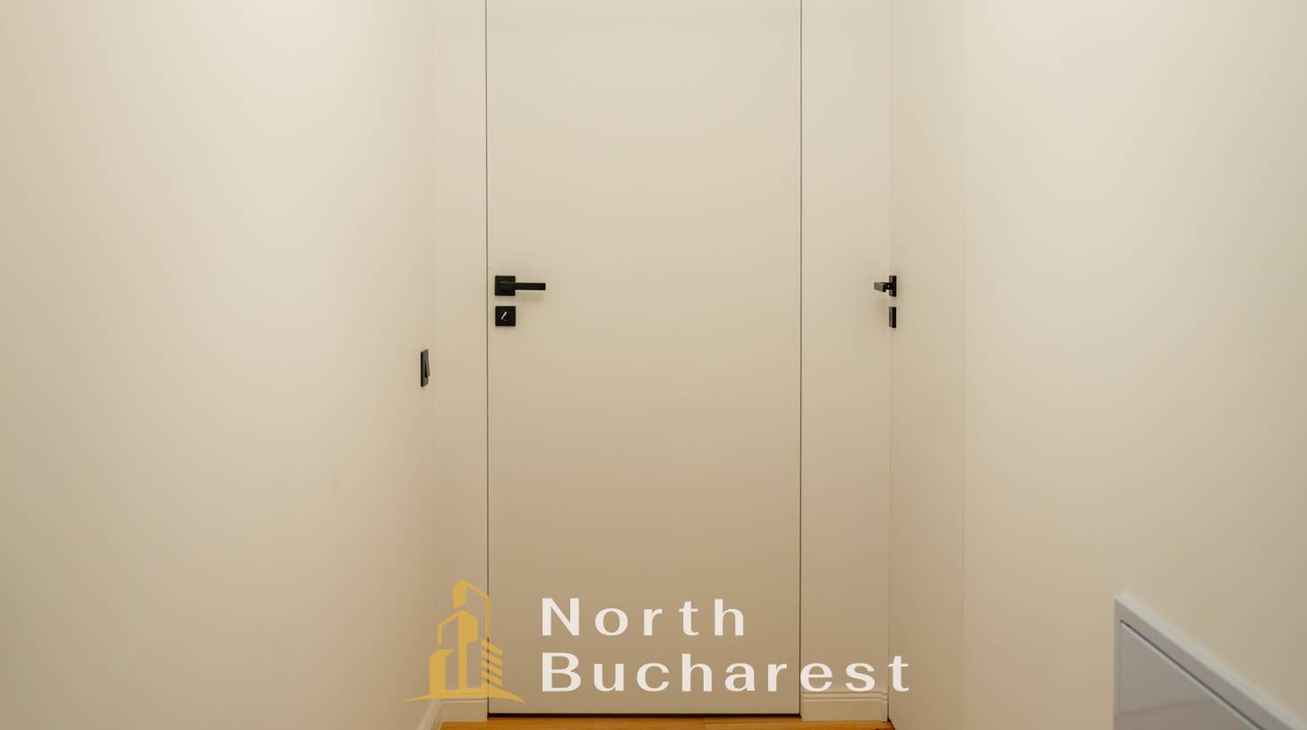 https://images.northbucharest.ro/CTsu-G90i0iVsNz3w5r5r-2DXmcL9905vv2wLsuStFo/watermark:0.75:so:0:30:0.39/resize:fill:1460:816:1/gravity:ce/bG9jYWw6Ly8vZXN0YXRlL2xyL2E4ZjhjMzlmLTgxMWYtNDgxNC1hNTM4LTNhNDgwNjMzMzBmOS5qcGVn