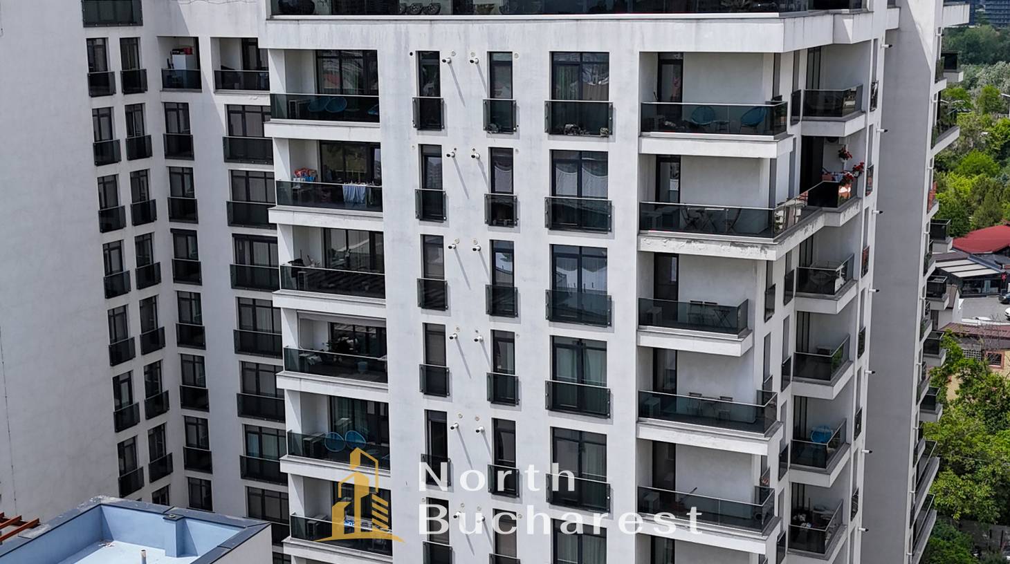 https://images.northbucharest.ro/CnVOPse9CaKQUL_vR2E6JcExsZ0-CQp4uMJ1jlU9buM/watermark:0.75:so:0:30:0.39/resize:fill:1460:816:1/gravity:ce/bG9jYWw6Ly8vZXN0YXRlL2xyL2I0ZDRmMGQ2LWMwY2MtNDZjMC1hMmJmLTU1NzllYzVjZTFhZC5qcGVn