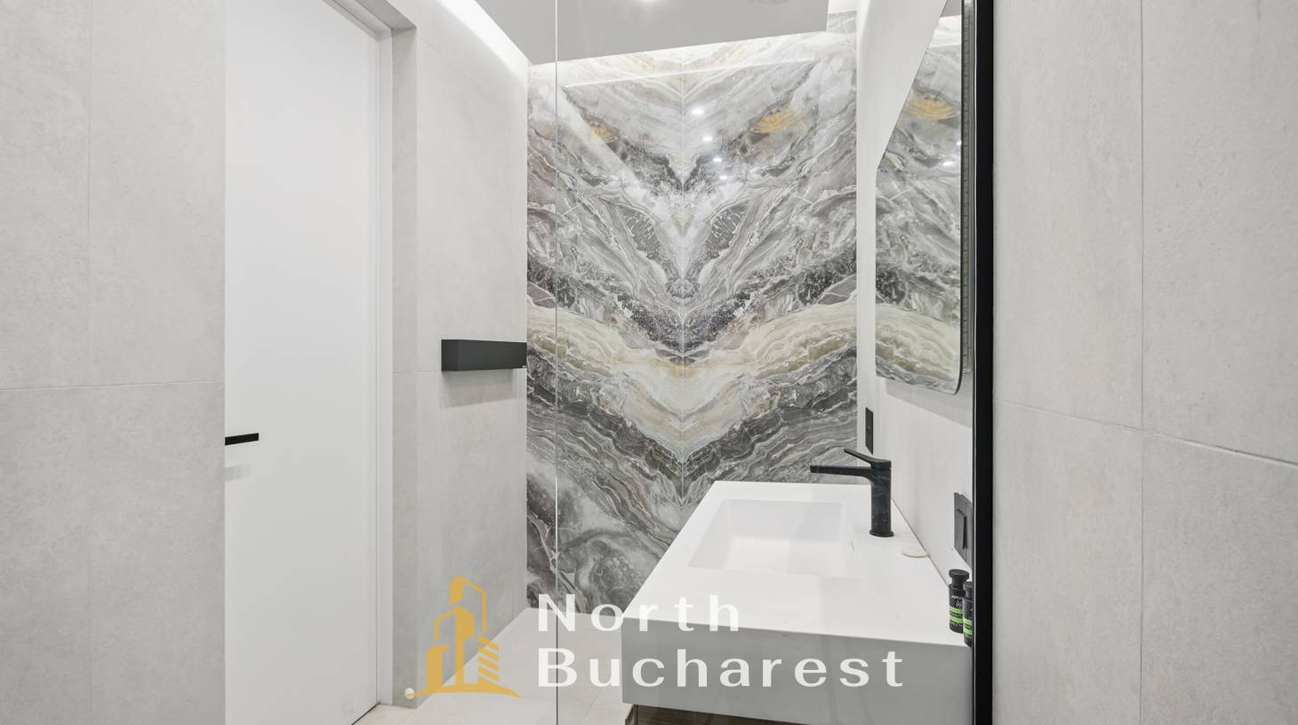 https://images.northbucharest.ro/DJK4f9NSZ9R1VkUnFt1vnAhoVX0y9OlQu2NkcV62u3Y/watermark:0.75:so:0:30:0.39/resize:fill:1460:816:1/gravity:ce/bG9jYWw6Ly8vZXN0YXRlL2xyLzdjMWNjYmI1LTcwMGItNGQ4Yy05Njc2LWYzODkyMDMzMDIwMi5qcGVn