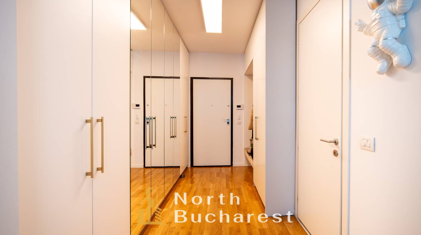https://images.northbucharest.ro/EGPW40aAqgkEwAxkBLk7oU93mUiWoe1L3I7dAsoYB0o/watermark:0.75:so:0:30:0.39/resize:fill:1460:816:1/gravity:ce/bG9jYWw6Ly8vZXN0YXRlL2xyLzM4NmRkYWU1LWRlMjktNDg1Ni05ZTk2LTA1Mzk2MTZkOTFlYS5qcGVn