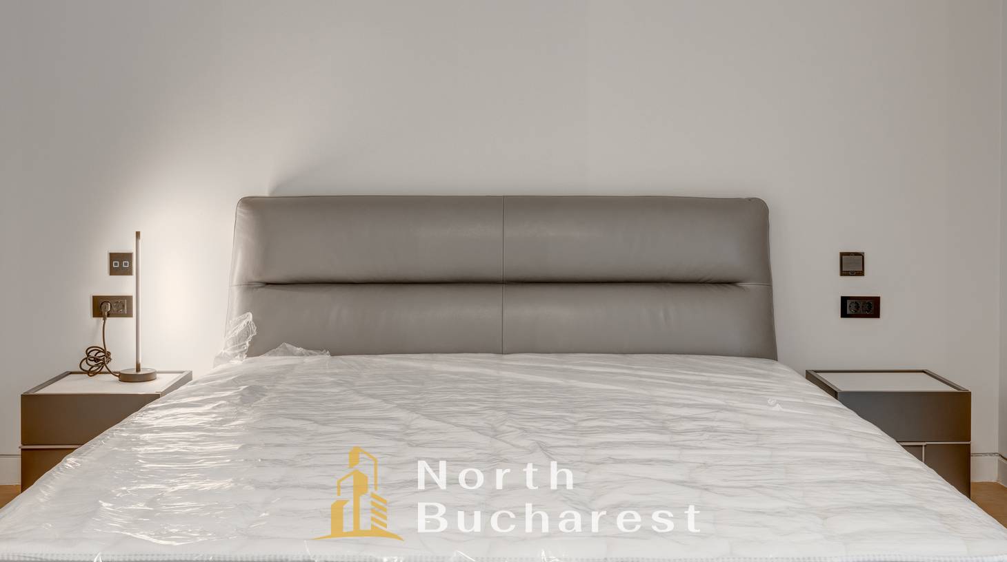 https://images.northbucharest.ro/Eb3k13j478eMU8kmI7Coo31aJbgYLq9bUKP2UG_Tq7A/watermark:0.75:so:0:30:0.39/resize:fill:1460:816:1/gravity:ce/bG9jYWw6Ly8vZXN0YXRlL2xyLzQ1ZTVmODk1LTQ2YmItNDhkMi05YjEyLTliZTU4MTk2M2EzMS5qcGVn