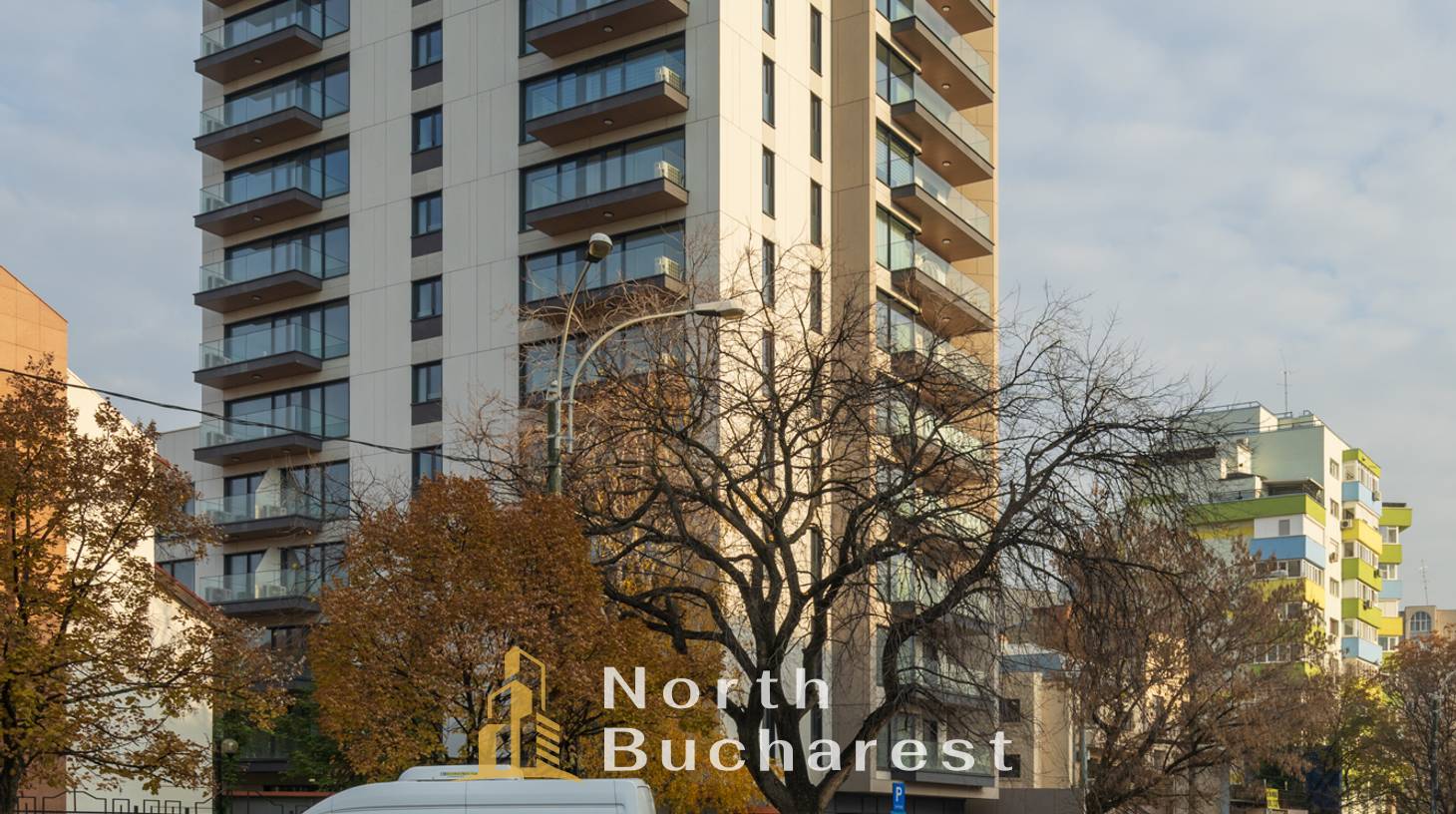 https://images.northbucharest.ro/EctHPnRsLBqI5E5uUrTnM6PDPTfkThG1ZnNRLC5en2A/watermark:0.75:so:0:30:0.39/resize:fill:1460:816:1/gravity:ce/bG9jYWw6Ly8vZXN0YXRlL2xyLzk3ZDdmY2U3LTU3YmQtNGE3Yi1iN2M2LTYyNDZjN2M3NjExZC5qcGVn