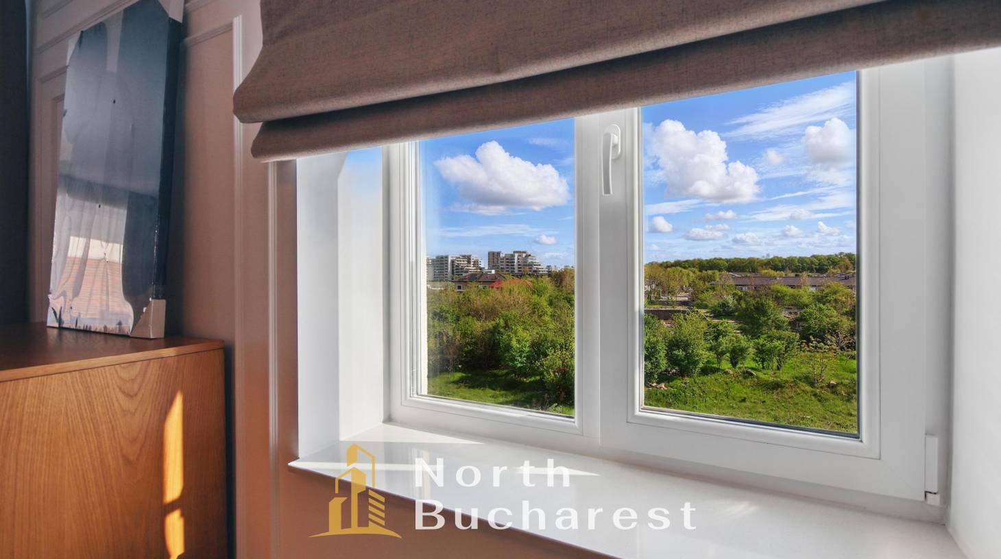 https://images.northbucharest.ro/EuShxqyZ5XplmE1zQMUew4PAKw0T-Fcn4KczVcavh2M/watermark:0.75:so:0:30:0.39/resize:fill:1460:816:1/gravity:ce/bG9jYWw6Ly8vZXN0YXRlL2xyLzRiYjNkYjQ4LWI0ZTYtNDIzNi05YTQ0LTUzMDMwMmNiZTg5ZS5qcGVn
