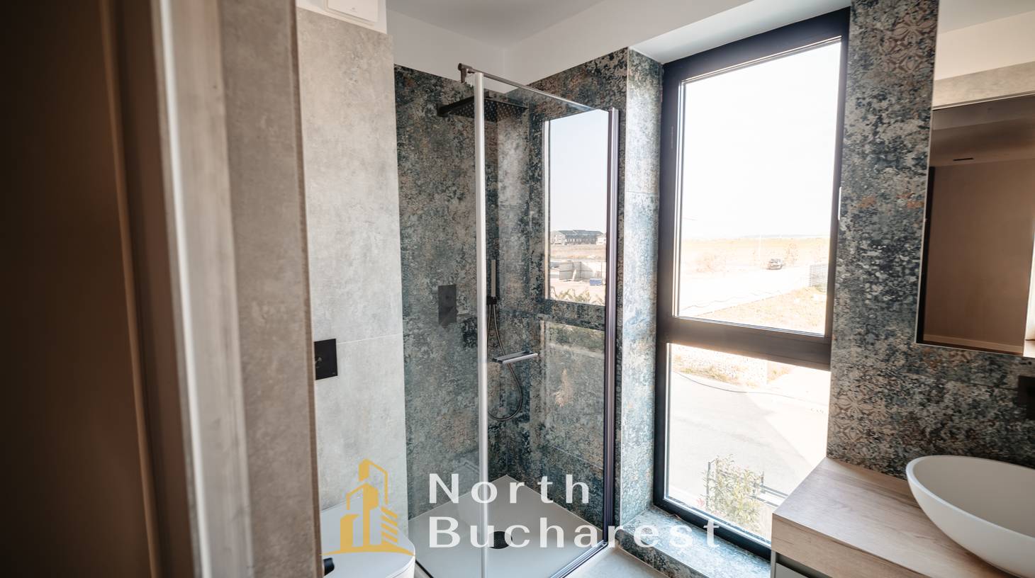 https://images.northbucharest.ro/FGQodX9S4TR_iwhJGEnaREnXTeqbR63NHVxxJoWXcsc/watermark:0.75:so:0:30:0.39/resize:fill:1460:816:1/gravity:ce/bG9jYWw6Ly8vZXN0YXRlL2xyLzE5ZDdhYzIxLTc2NzktNGQ4MS1iZmYwLWQ4N2Y2NDY4Y2M2OS5qcGVn