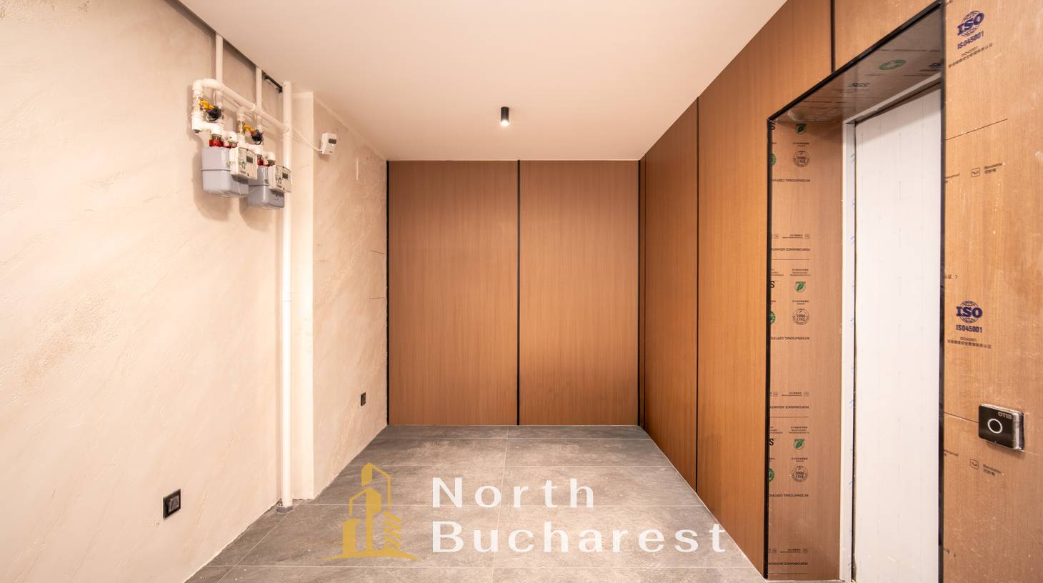 https://images.northbucharest.ro/GF0ejG1JcFe1kd7928_vf_3chLVeGwx1bxikeGkT6i8/watermark:0.75:so:0:30:0.39/resize:fill:1460:816:1/gravity:ce/bG9jYWw6Ly8vZXN0YXRlL2xyL2I0NjRkZDg4LWFjN2YtNGRkZS1iZmY2LWFjYjk4NTVlMTQ0MS5qcGVn
