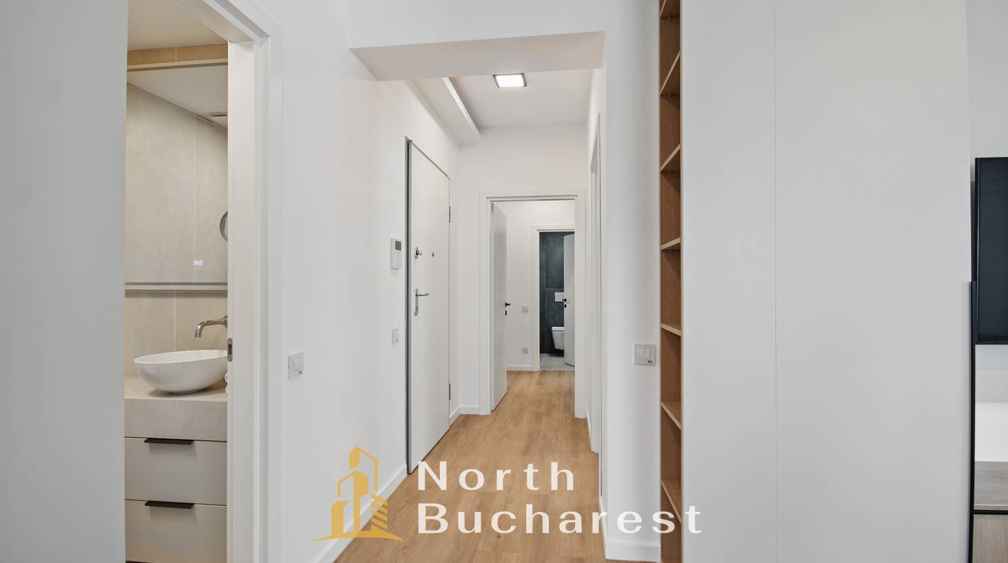 https://images.northbucharest.ro/GGChs8sHX_vYAdsMgRJPiBfkM4SPahbsir0ncsxrzMQ/watermark:0.75:so:0:30:0.39/resize:fill:1460:816:1/gravity:ce/bG9jYWw6Ly8vZXN0YXRlL2xyL2JkNzQzODVjLWMyOGItNDU1Zi05OTZjLTdhZWNkOGVkOTM4Ny5qcGVn